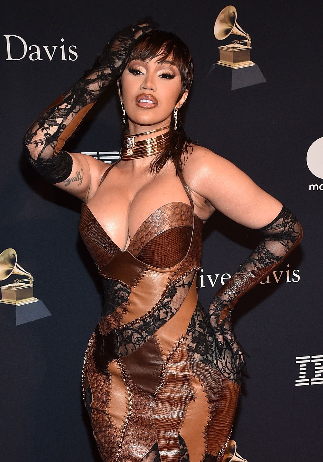 Cardi B出席在美國洛杉磯舉行的格林美頒獎典禮前派對。（CFP）
