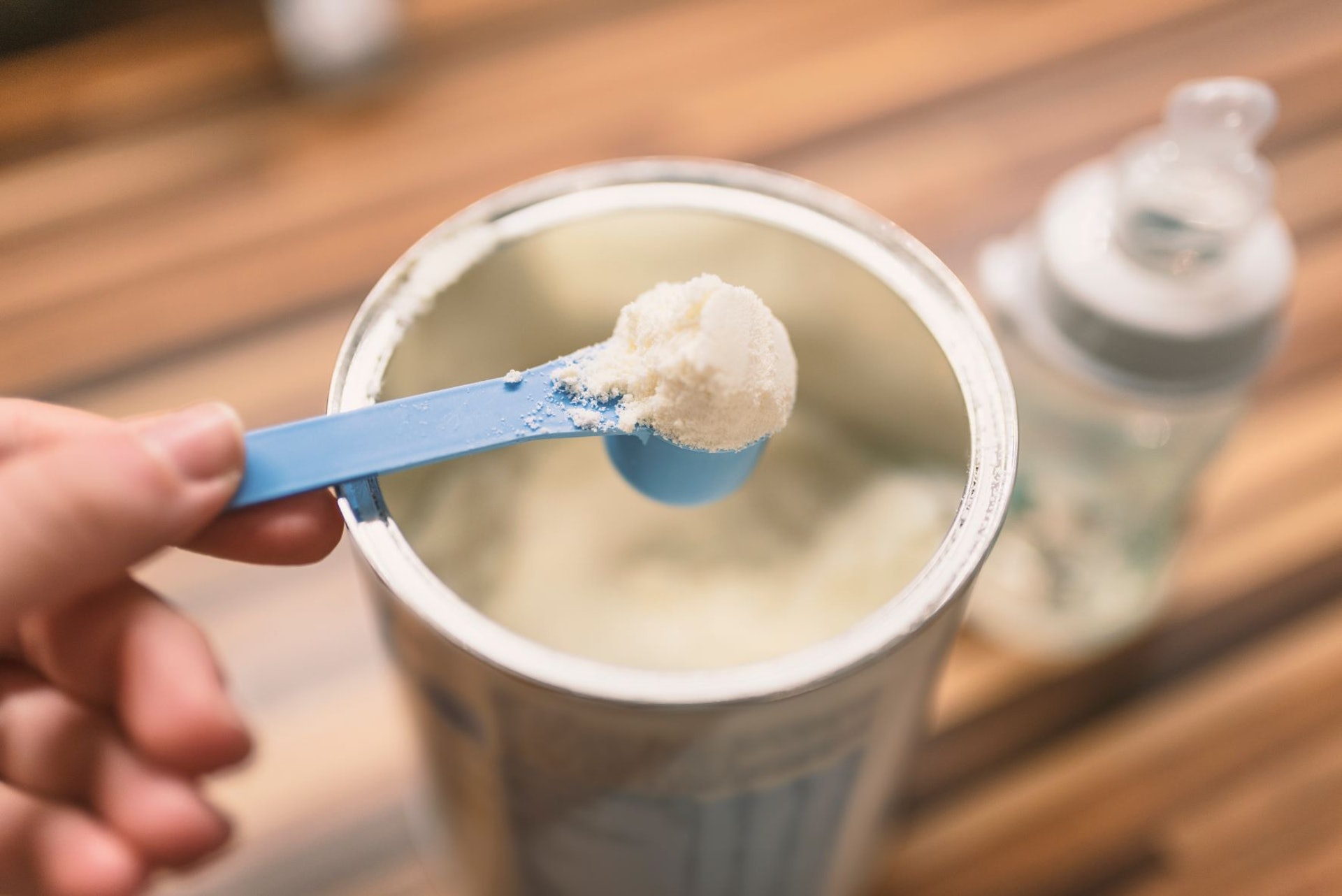 市面上的配方奶粉種類令人眼花繚亂，到底爸媽們應該如何入手？（圖片：Shutterstock）