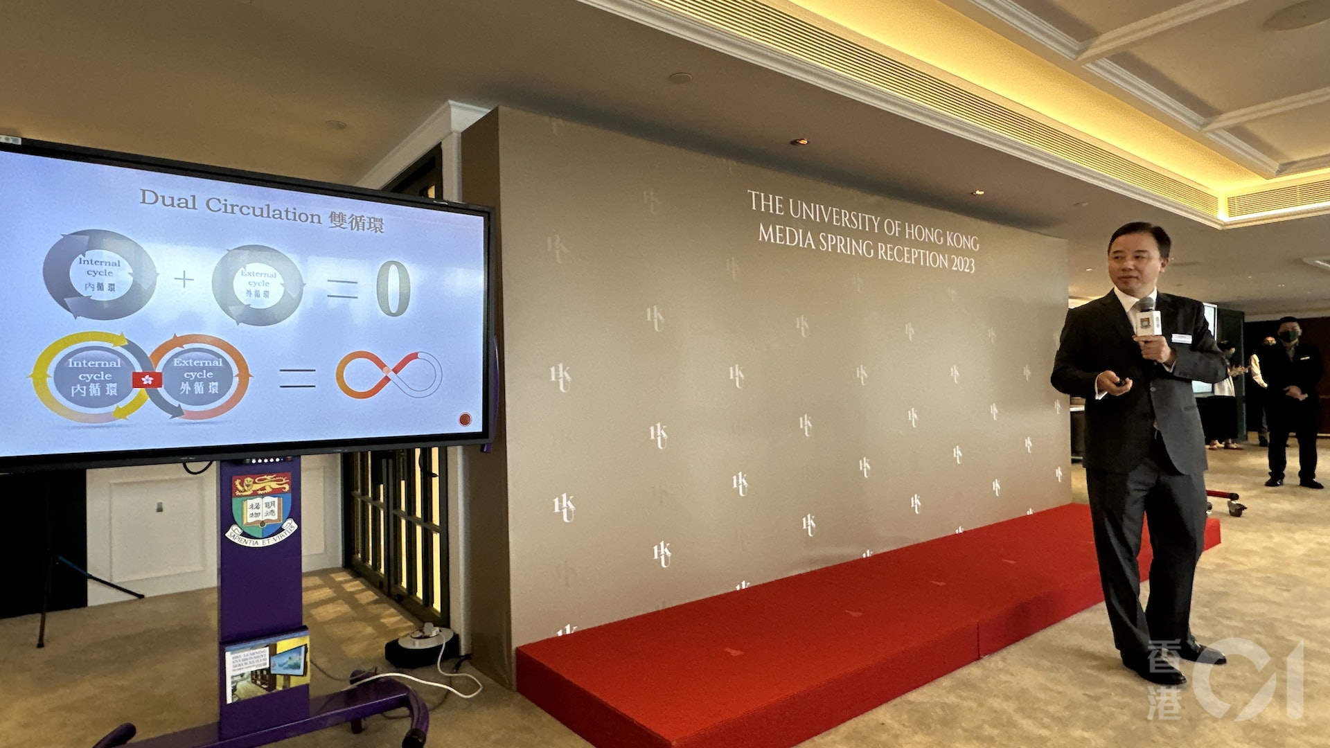ChatGPT|港大張翔料AI顛覆世界 學校要辨別學生有否用來寫論文 ChatGPT|港大張翔料AI顛覆世界 學校要辨別學生有否用來寫論文