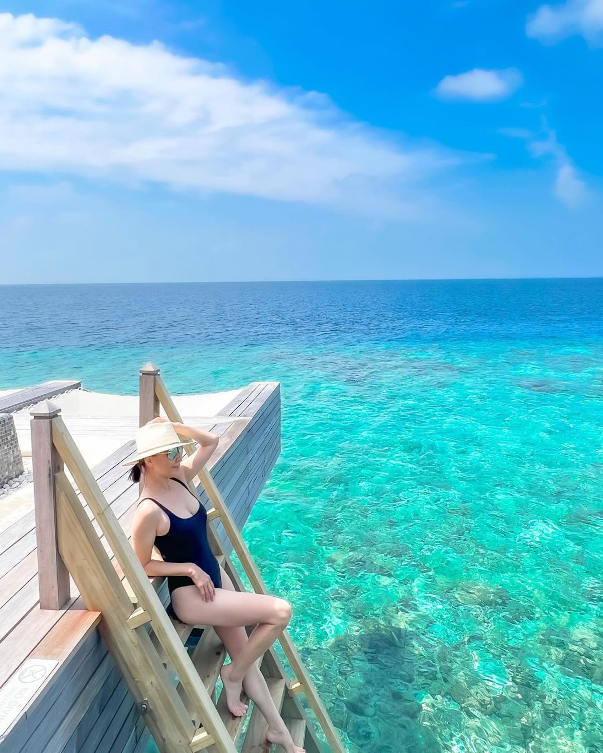 劉嘉玲馬爾代夫大曬好身材。(IG@carinalau1208) 劉嘉玲馬爾代夫大曬好身材。(IG@carinalau1208)