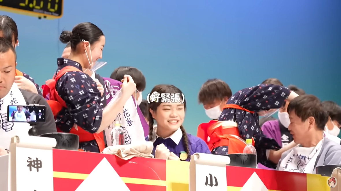 大胃王小慧在元祖一口麵全日本大賽，5分鐘內食完208碗蕎麥麵，拿下個人賽女子組第二名的佳績。（Youtube@小慧就愛吃）