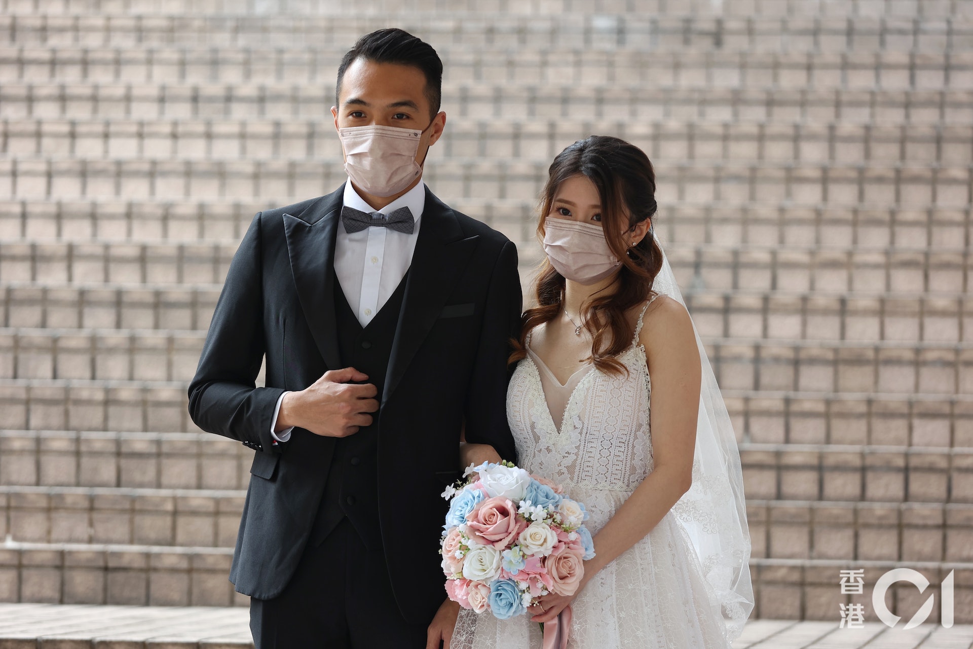 隨著本港邁向復常,本港今(14日)共有248對新人於情人節註冊結婚,為疫情以來的新高。(張浩維攝)