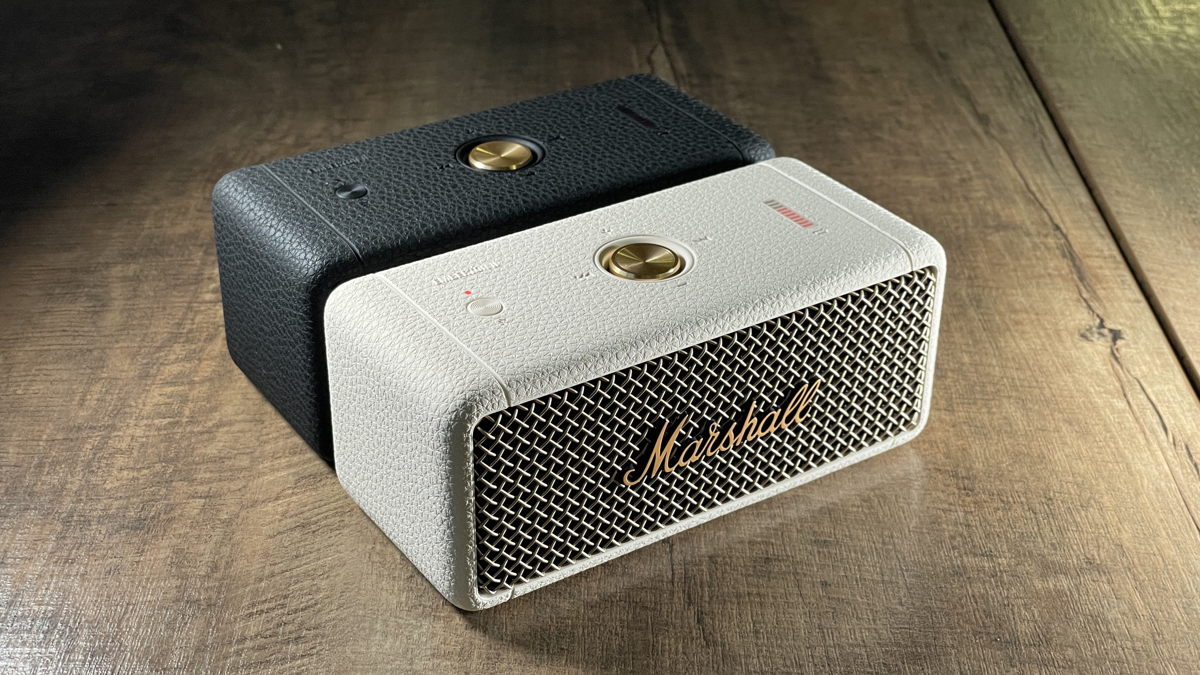 2個 Marshall emberton II