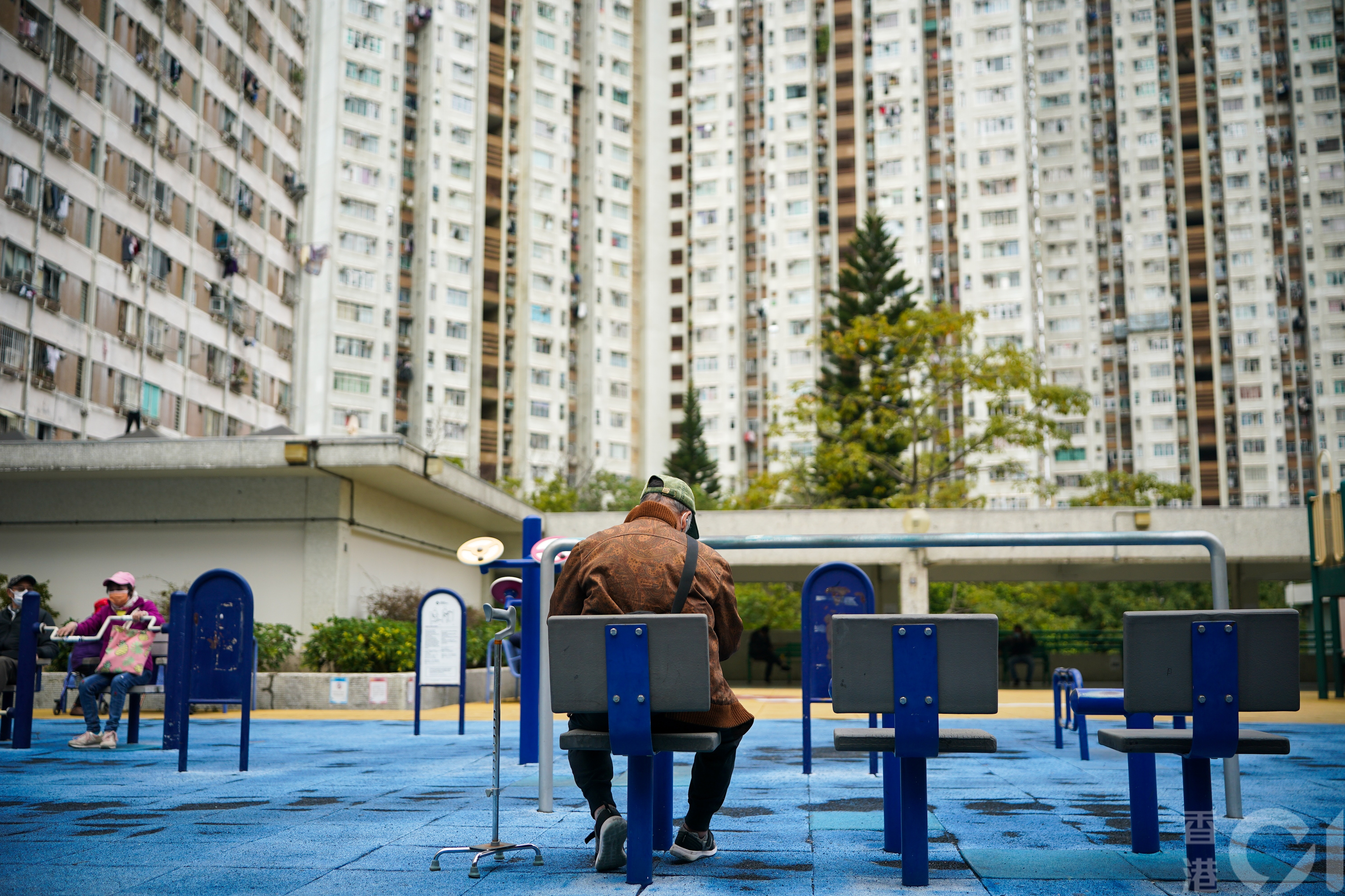 房屋委員會2月16日公布截至2022年12月底最新公屋輪候時間，單身長者平均輪候時間則維持在3.9年。（林靄怡攝）