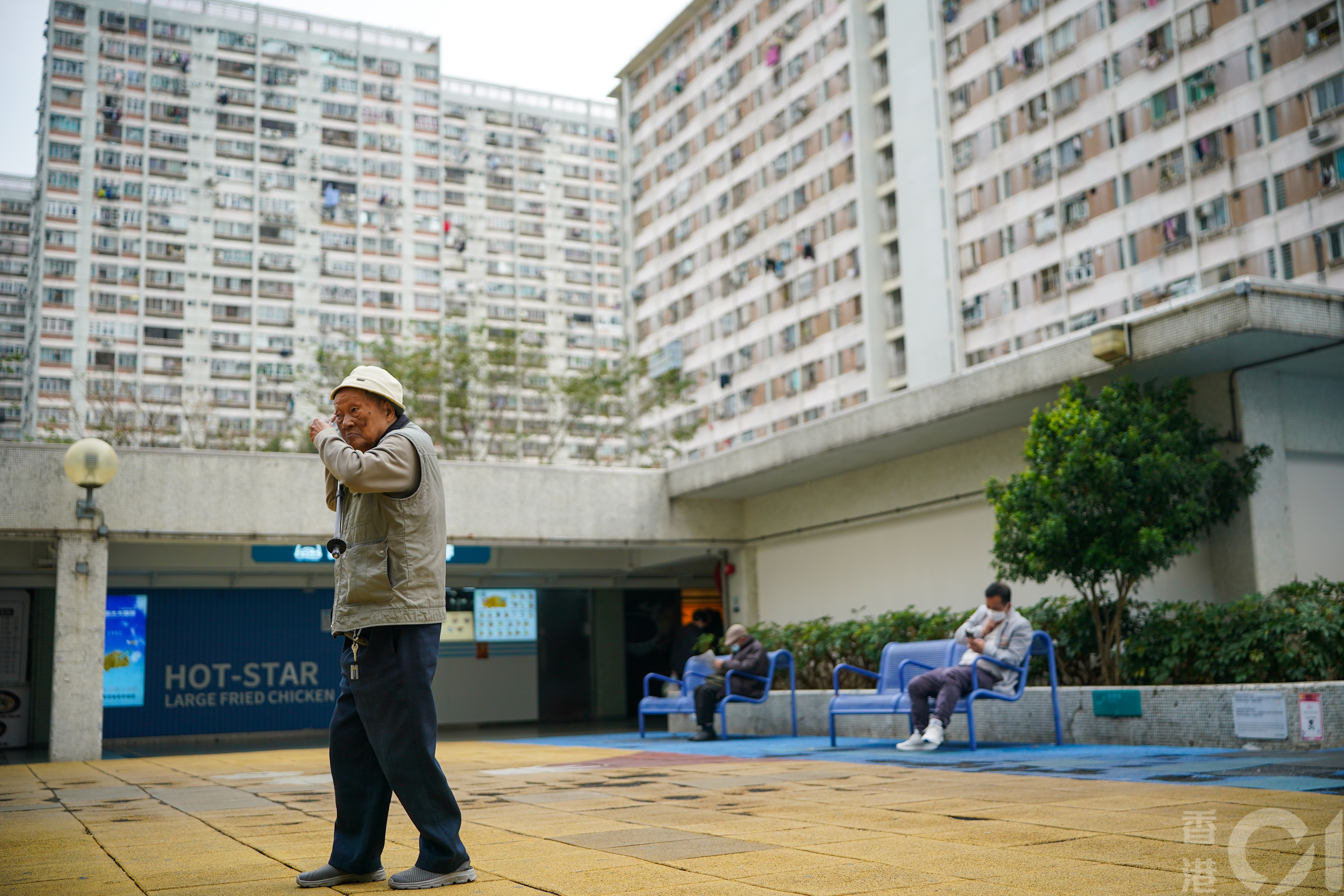 房屋委員會2月16日公布截至2022年12月底最新公屋輪候時間,單身長者平均輪候時間則維持在3.9年。(林靄怡攝) 房屋委員會2月16日公布截至2022年12月底最新公屋輪候時間,單身長者平均輪候時間則維持在3.9年。(林靄怡攝)