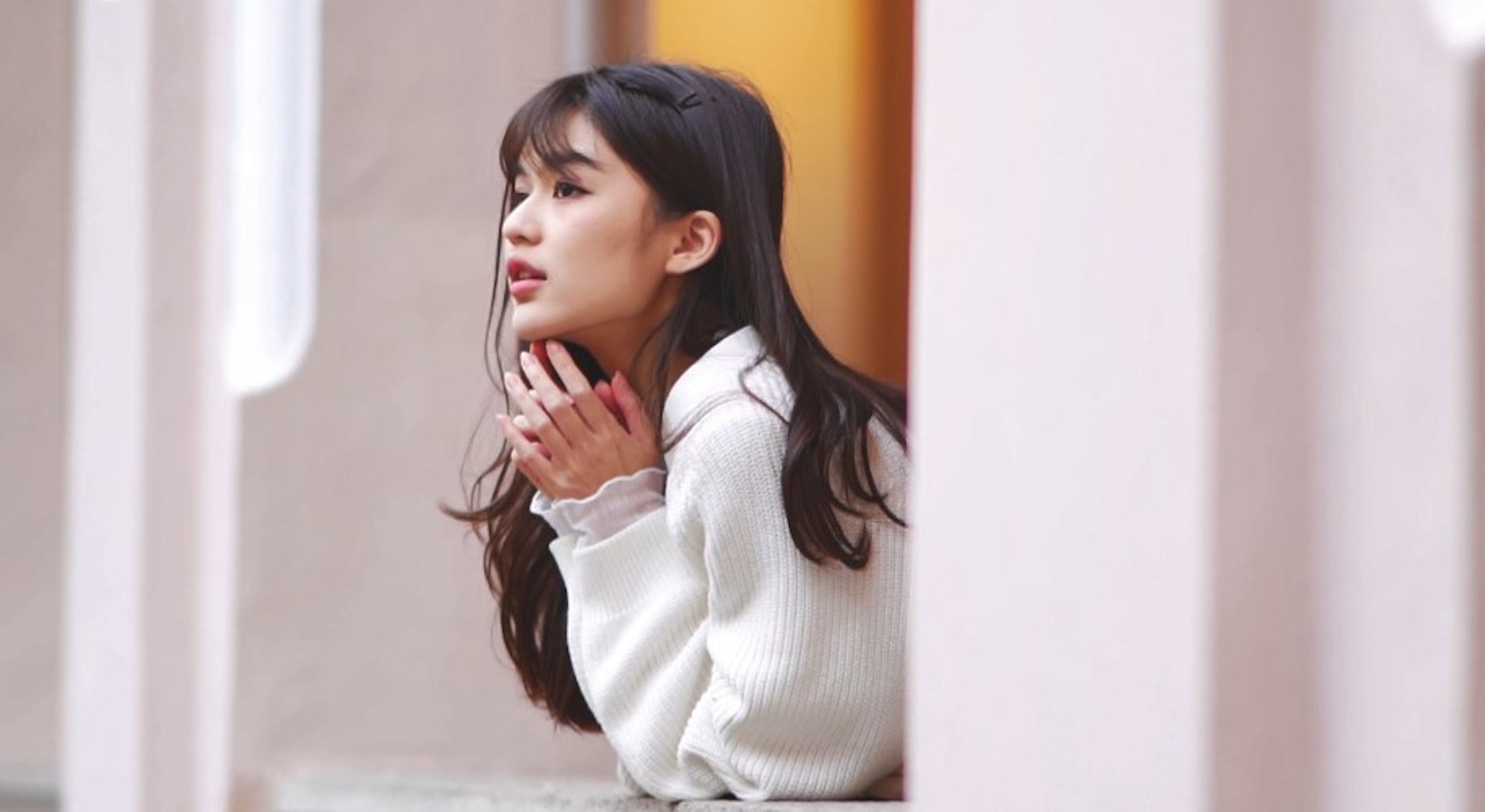 Kitty表示,感覺不到能跟男生互相走到對方的心裡面。「同男仔嘅關係越密切,就越感受到相互排斥。但同女仔就可以融為一體。」(林志龍攝) Kitty表示,感覺不到能跟男生互相走到對方的心裡面。「同男仔嘅關係越密切,就越感受到相互排斥。但同女仔就可以融為一體。」(林志龍攝)