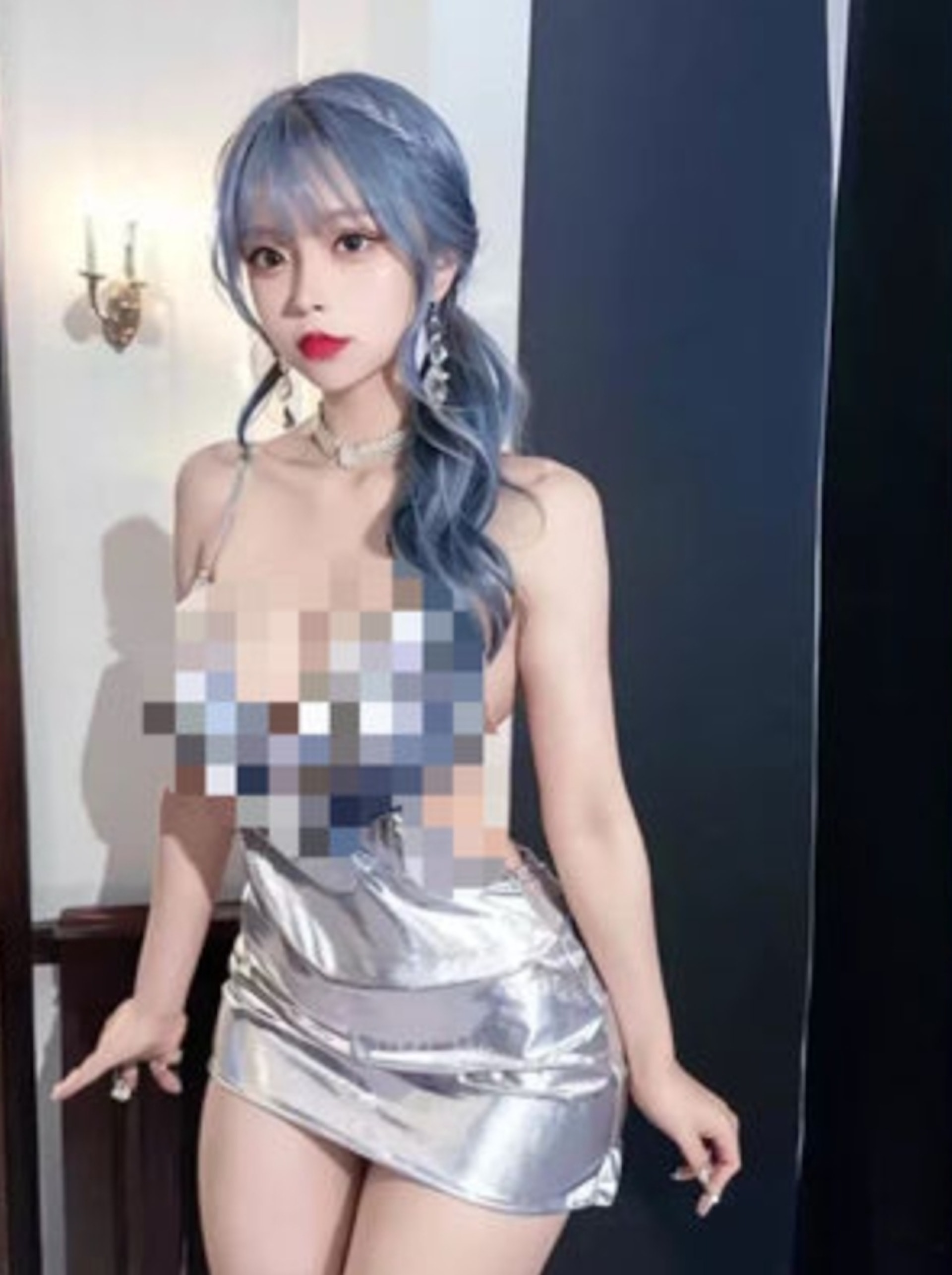 近日,大陸網上流傳一則「蘇州金雞湖有遊艇女僕party」的消息,活動收費3000元人民幣一位,聲稱可獲「隨身女僕一名」。但「女僕」照片有蹺蹊,仔細一看全是AI繪圖,被質疑是大陸首樁AI繪圖詐騙案,江蘇蘇州警方表示已約談處置。(微博@名偵探吳二凡) 近日,大陸網上流傳一則「蘇州金雞湖有遊艇女僕party」的消息,活動收費3000元人民幣一位,聲稱可獲「隨身女僕一名」。但「女僕」照片有蹺蹊,仔細一看全是AI繪圖,被質疑是大陸首樁AI繪圖詐騙案,江蘇蘇州警方表示已約談處置。(微博@名偵探吳二凡)