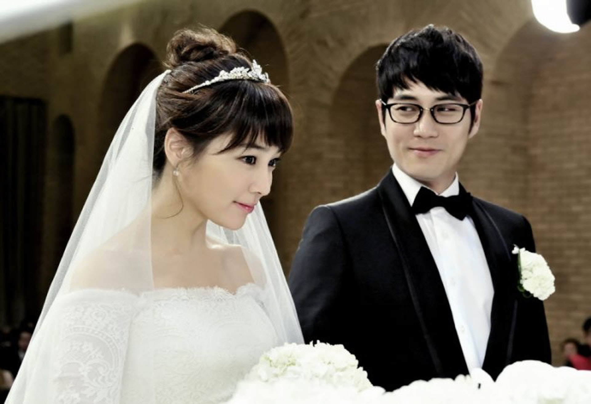 婚禮本應是個喜慶事,誰知變為婚禮惡夢(《別有用心的單身女》劇照) 婚禮本應是個喜慶事,誰知變為婚禮惡夢(《別有用心的單身女》劇照)