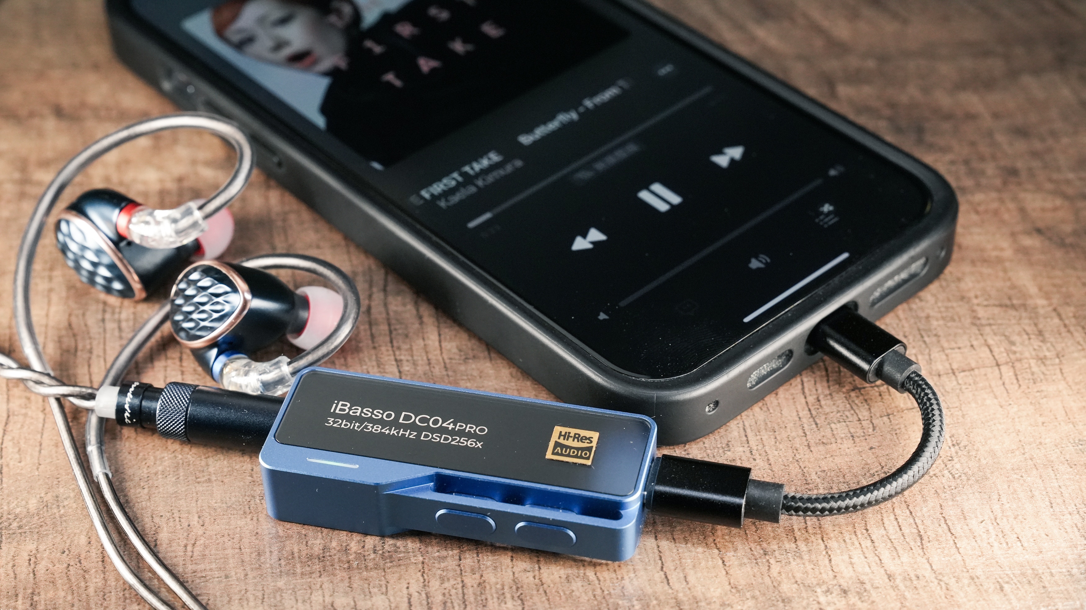 評測 FiiO FH15 耳機 +  iBasso DC04 PRO 耳擴（鍾世傑 攝）