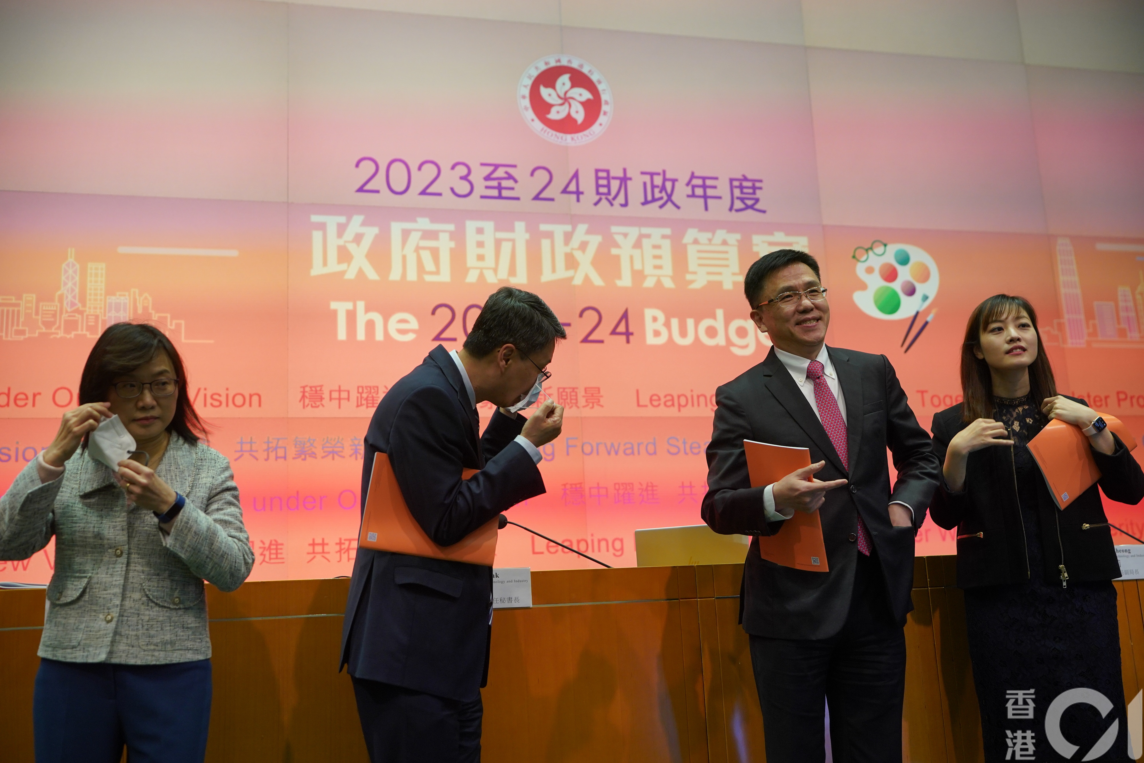 2月24日，創新科技及工業局局長孫東出席《財政預算案》相關措施記者會。（林靄怡攝）