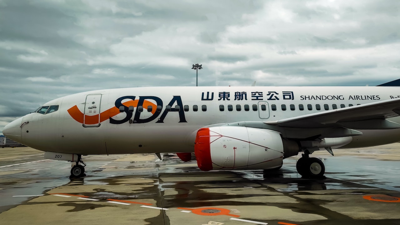 「麻煩機長開快點」山東航空提前抵達引熱議 回應:符合安全規範