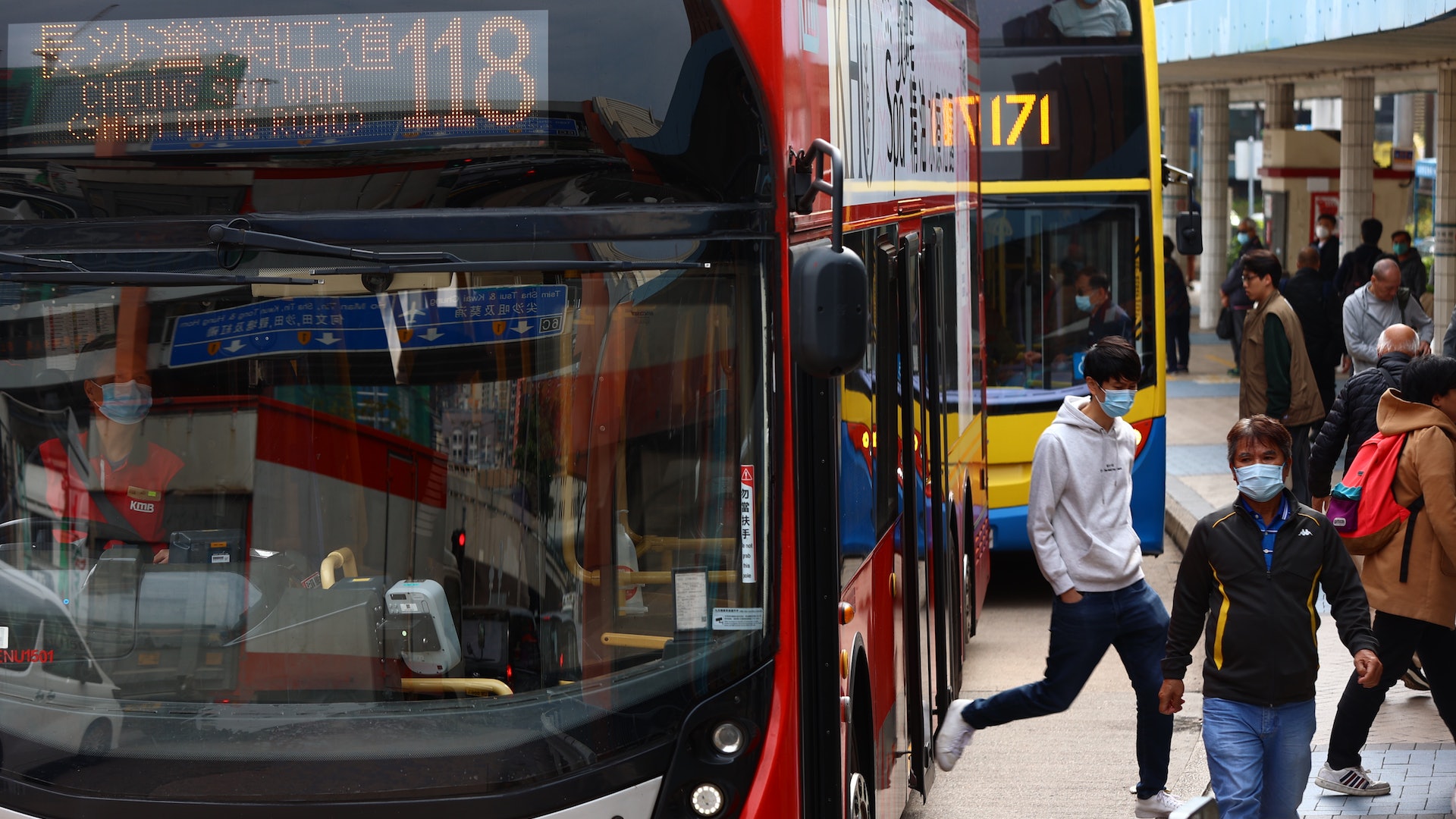多聲道|新巴城巴化妝術失靈 多聲道|新巴城巴化妝術失靈