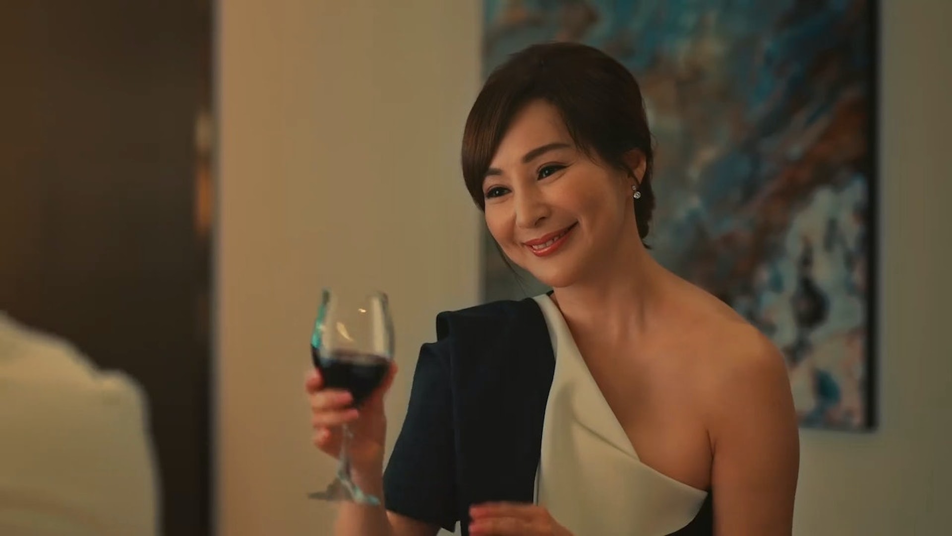 羅霖多年保養得宜獲封「美魔女」(《廉政狙擊》截圖) 羅霖多年保養得宜獲封「美魔女」(《廉政狙擊》截圖)
