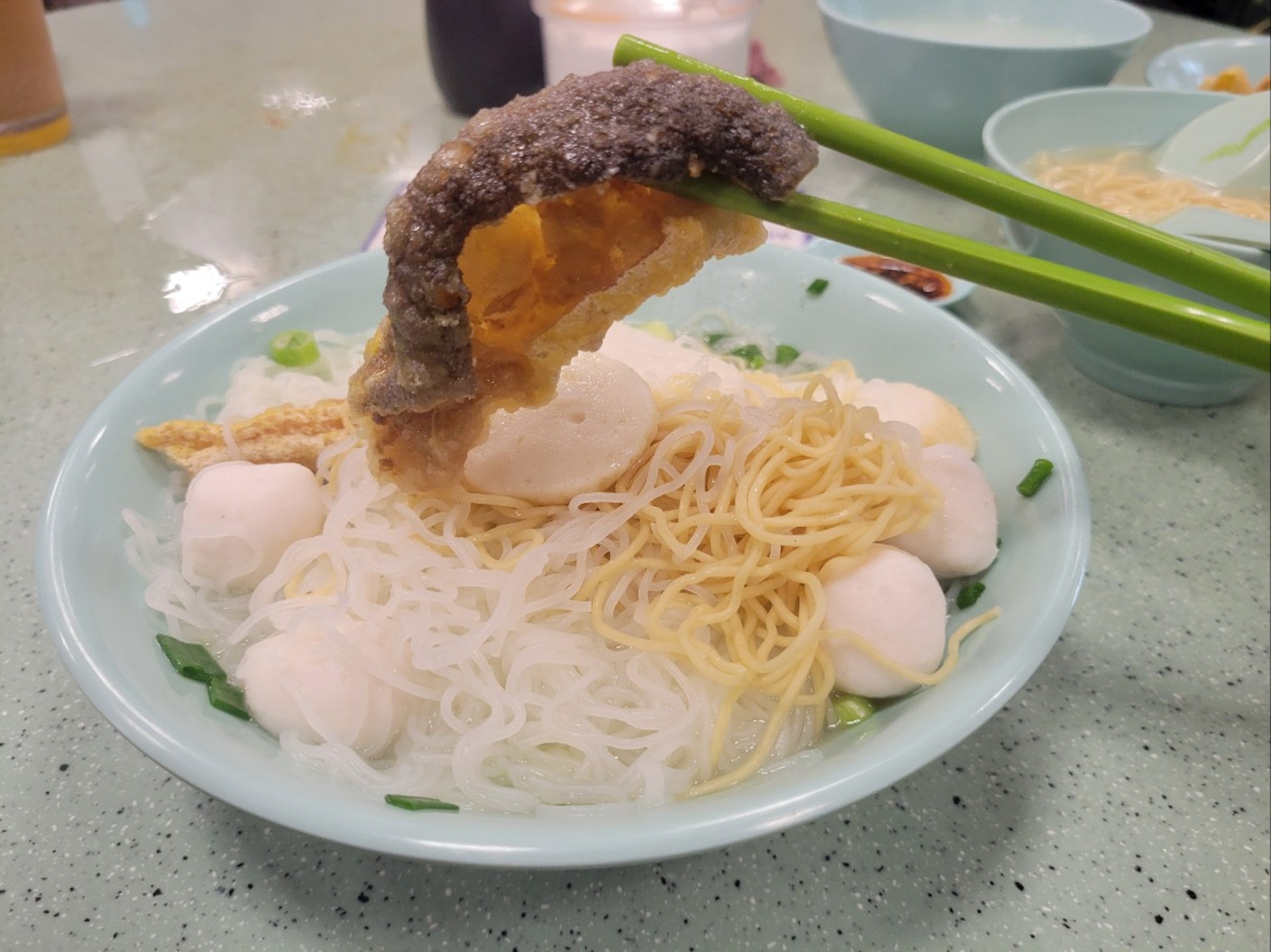 說起大埔美食,當然有大大塊魚皮的魚蛋粉。 說起大埔美食,當然有大大塊魚皮的魚蛋粉。
