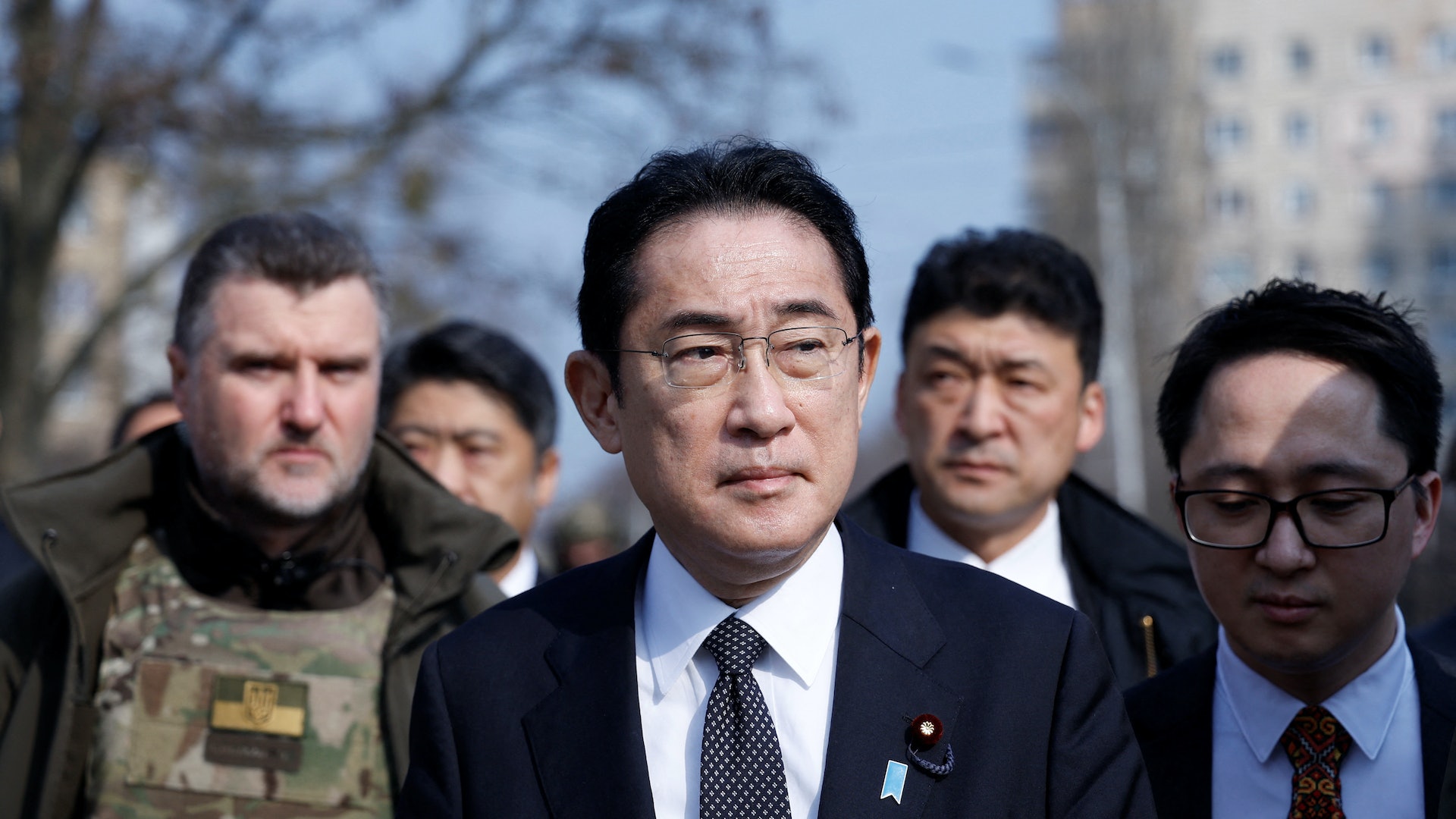 岸田文雄訪烏克蘭基輔 抵布查鎮亂葬崗致哀 岸田文雄訪烏克蘭基輔 抵布查鎮亂葬崗致哀
