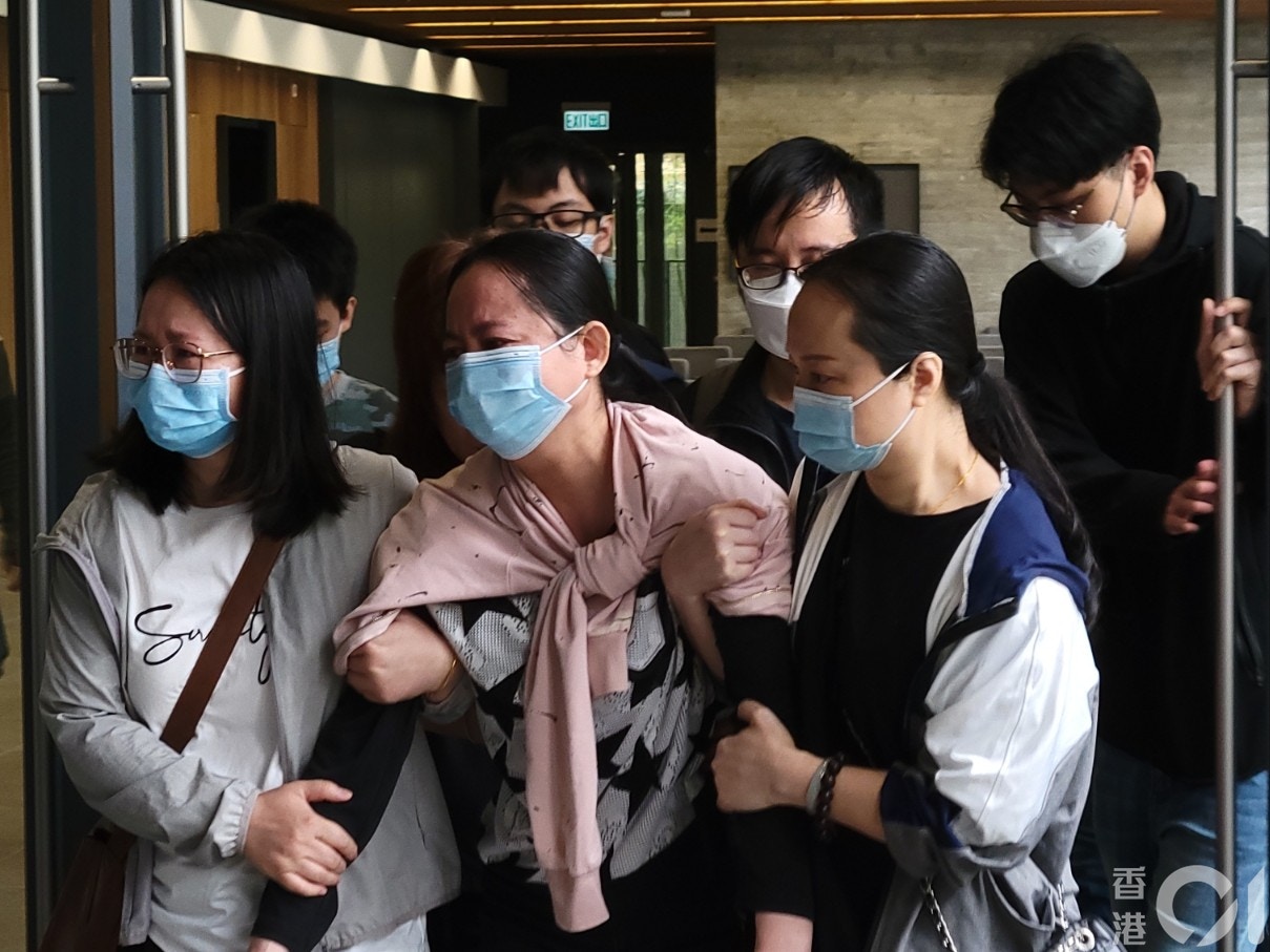 死者遺孀朱太今（22日）到富山公眾殮房認屍。（蔡正邦攝）