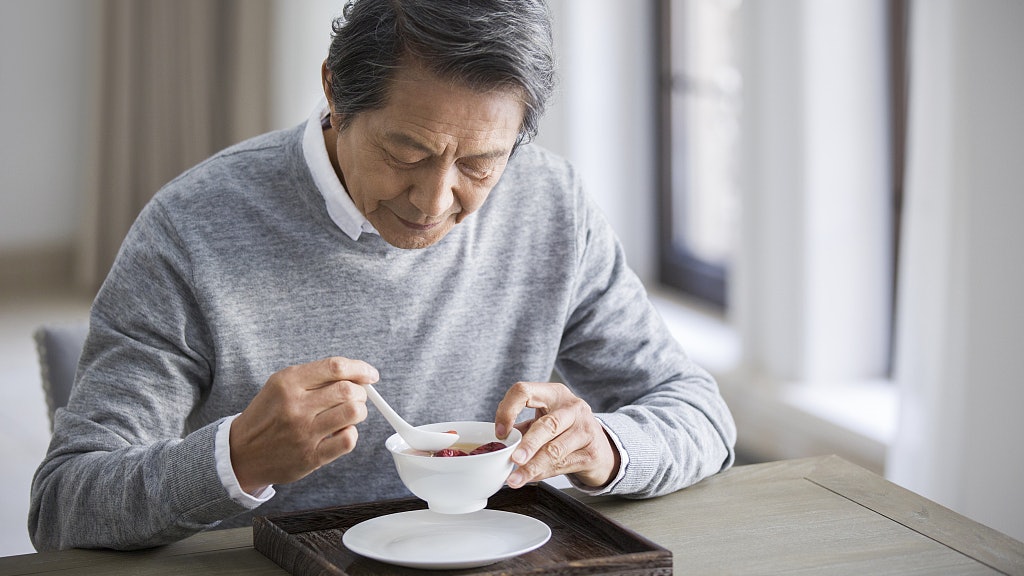 吞嚥困難|8旬漢手術配復健 終可拔除鼻胃管 7招改善進食狀況 吞嚥困難|8旬漢手術配復健 終可拔除鼻胃管 7招改善進食狀況