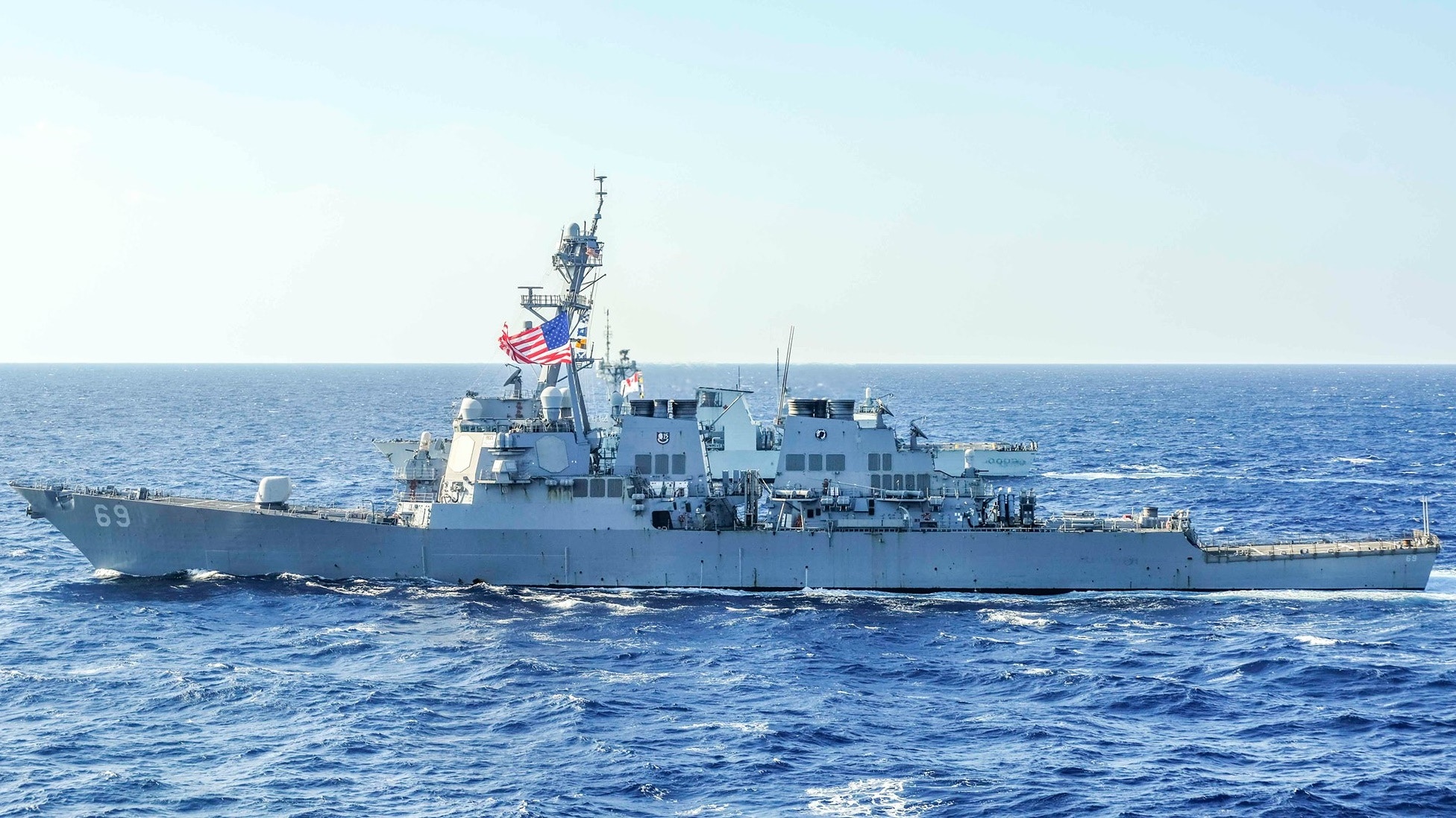 (Facebook@USS MILIUS (DDG 69)) 美舰时隔一日再闯中国西沙领海,国防部:跟踪监视并予以警告驱离(组图) - 1