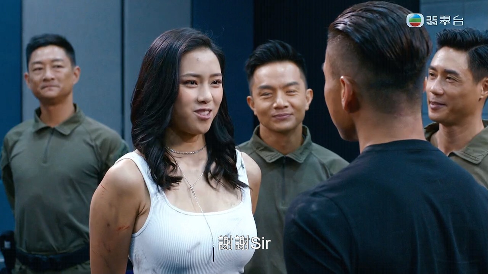 槍戰超精彩,每次主角中完槍都唔死得。(《隱形戰隊》截圖) 槍戰超精彩,每次主角中完槍都唔死得。(《隱形戰隊》截圖)