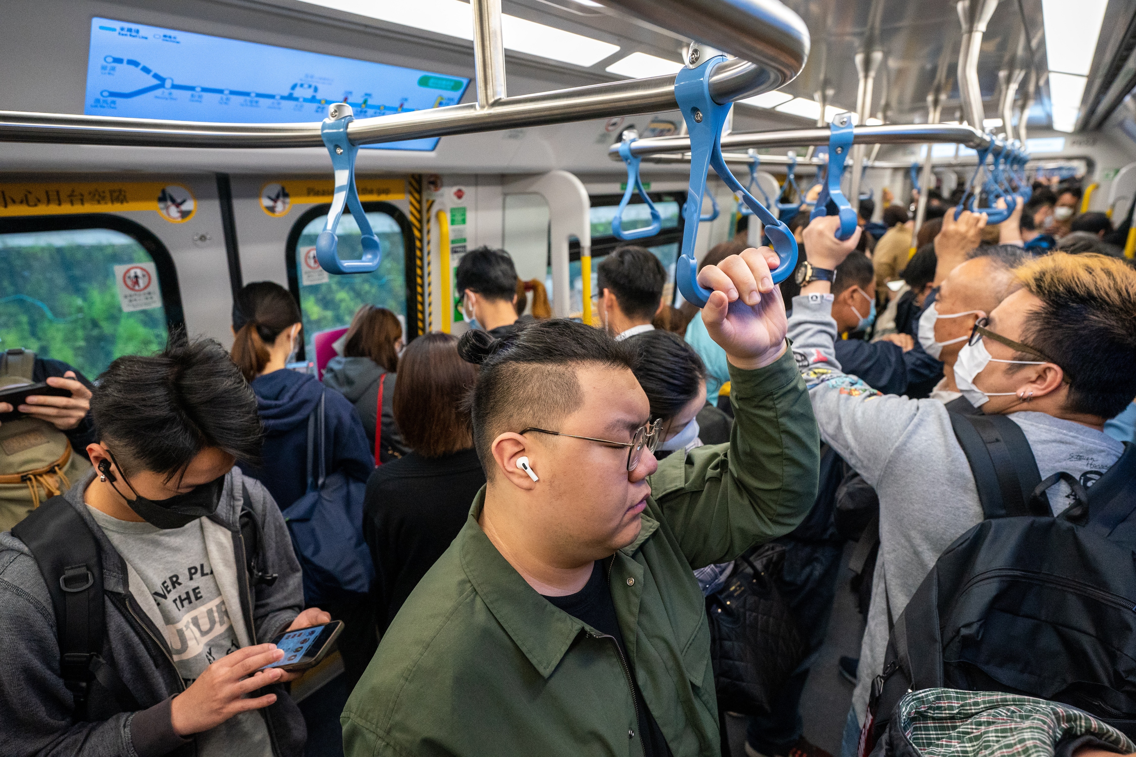 3月28日，政府統計處公布2022年12月的運輸業名義工資指數，即可加可減票價方程式的其中一個關鍵數據。按方程式計算，港鐵可再度加價。（林靄怡攝）