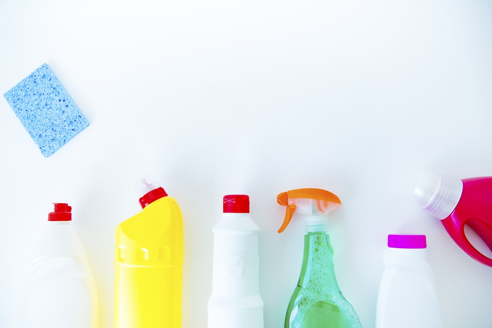 化學物質：洗潔精、肥皂、洗衣粉、消毒劑、清潔劑