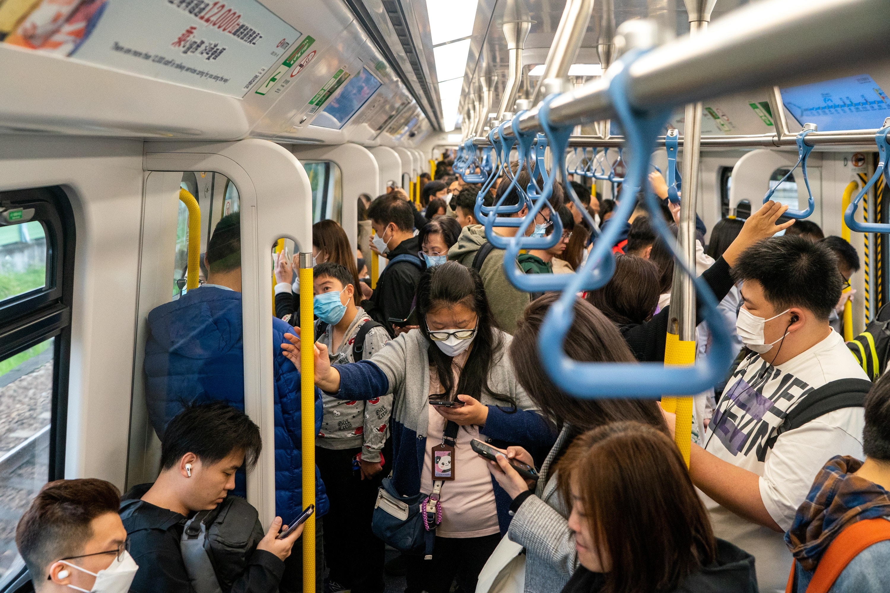 港鐵3月28日公布按新可加可減票價調整機制，計算出今年6月起票價上調2.3%。（林靄怡攝）