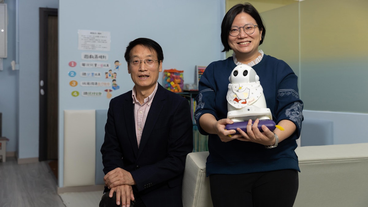 中大教育心理X中醫|獨創機械人加推拿治療 助自閉症兒童融入社會 中大教育心理X中醫|獨創機械人加推拿治療 助自閉症兒童融入社會