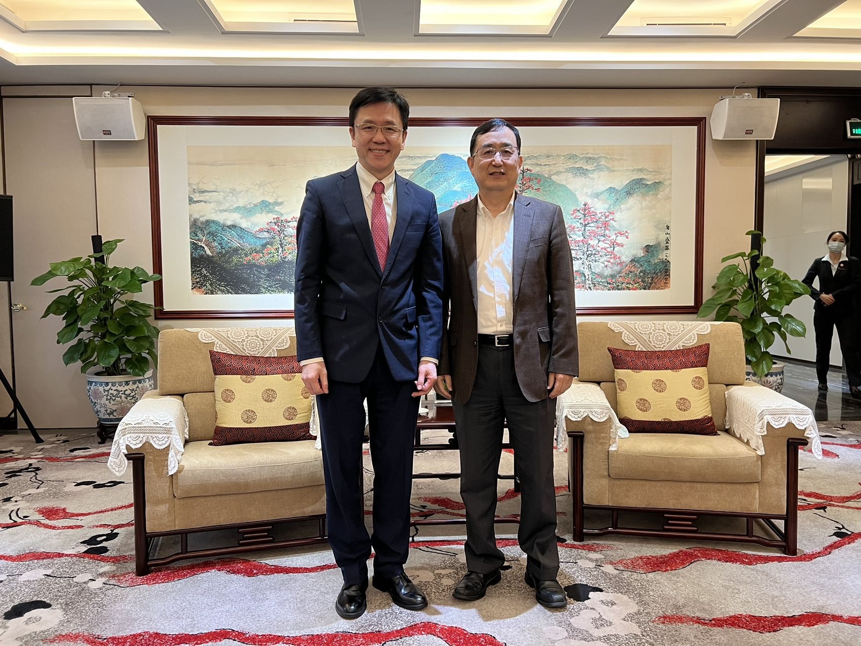 孫東與廣東省副省長王曦會面。（創新科技及工業局）