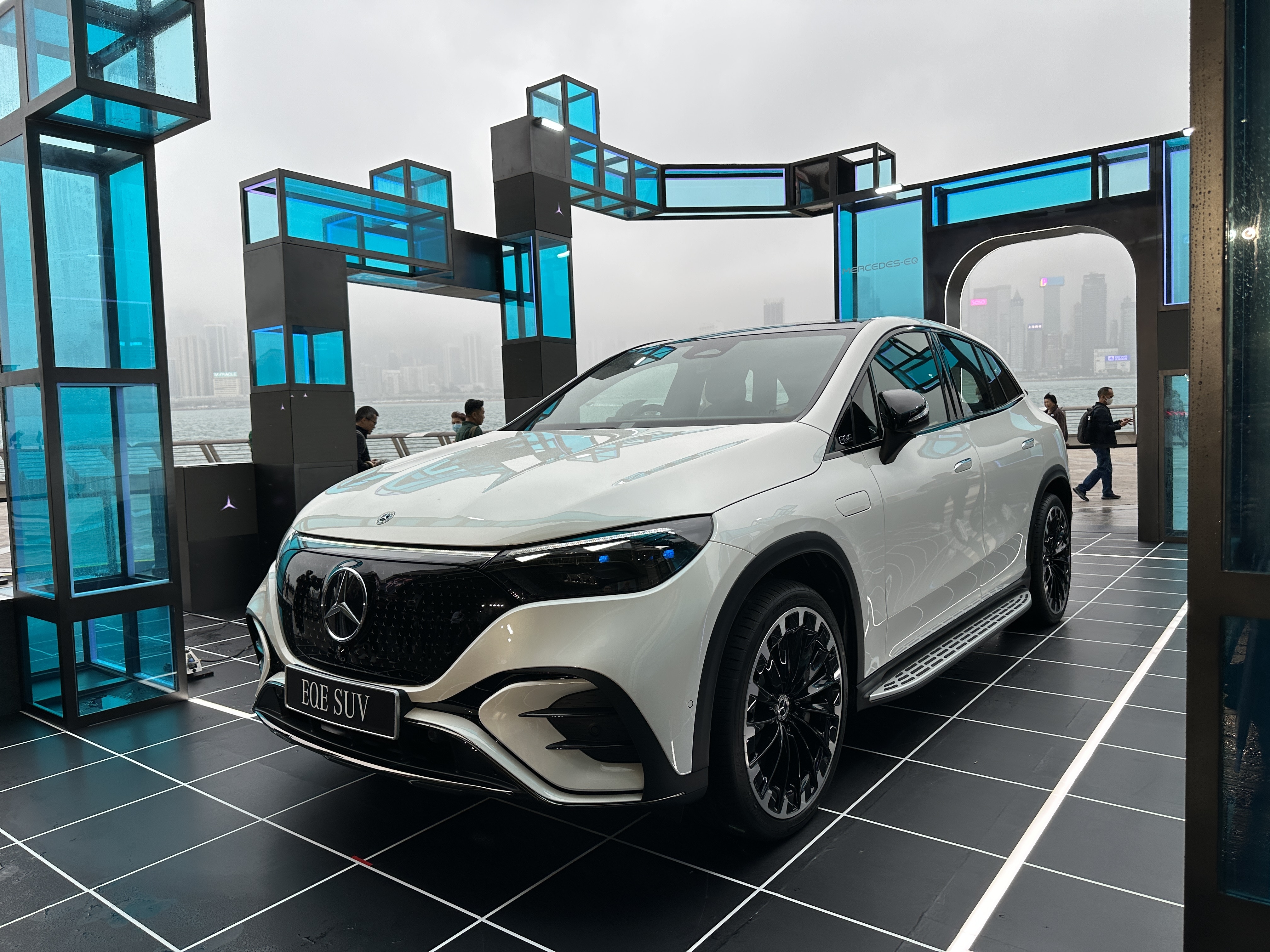 平治EQE SUV