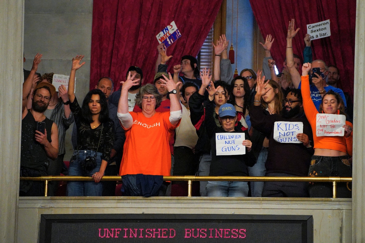 美國田納西州3民主黨人要求控槍或遭逐出議會示威者到場聲援