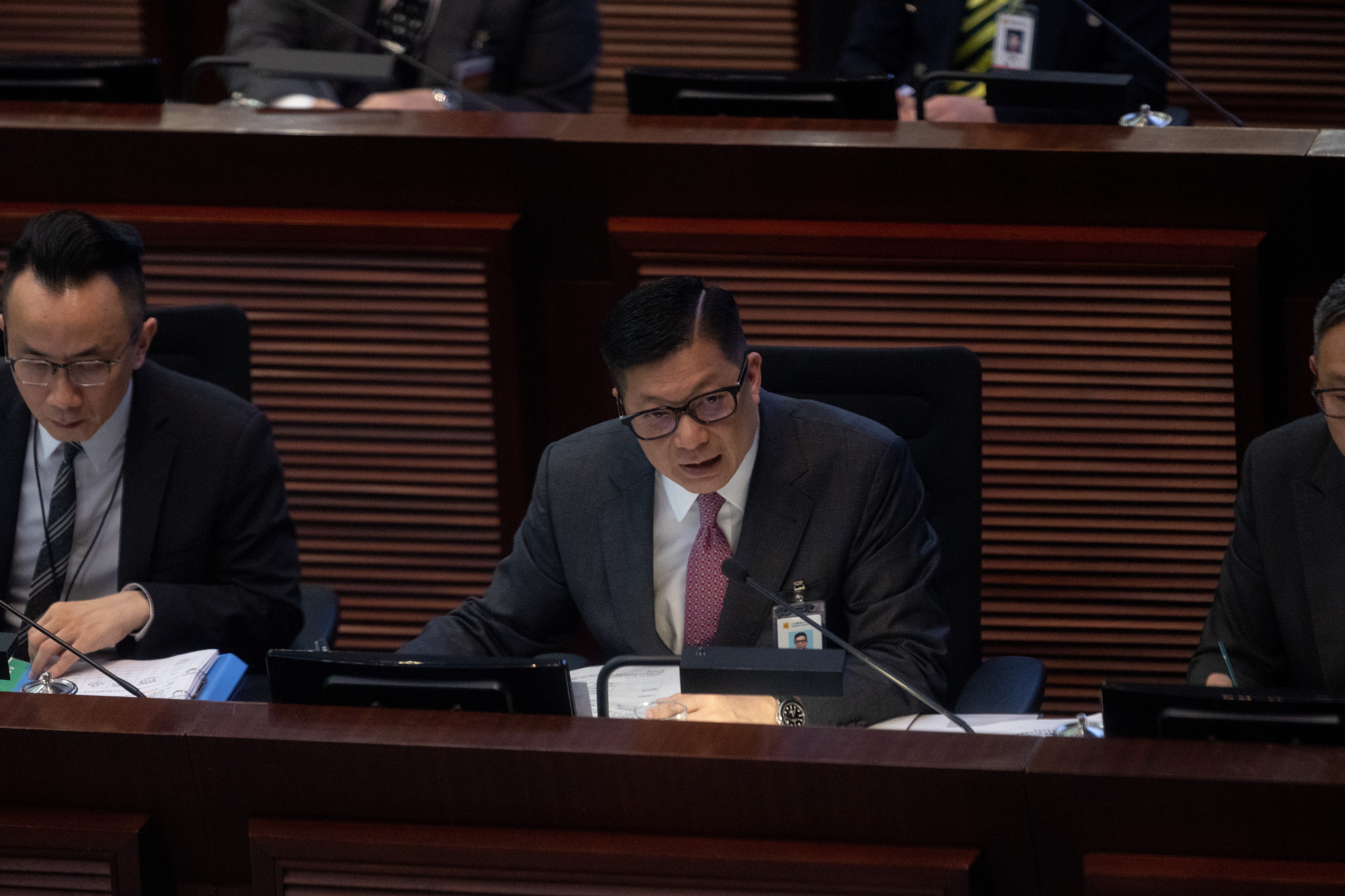 鄧炳強稱警剔媒體、文化藝術等「軟對抗」　周文港求情冀減少抄牌