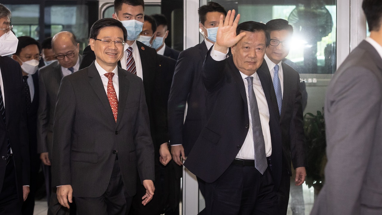 夏寶龍考察香港|政總見紀律部隊首長 鄧炳強引述:要居安思危