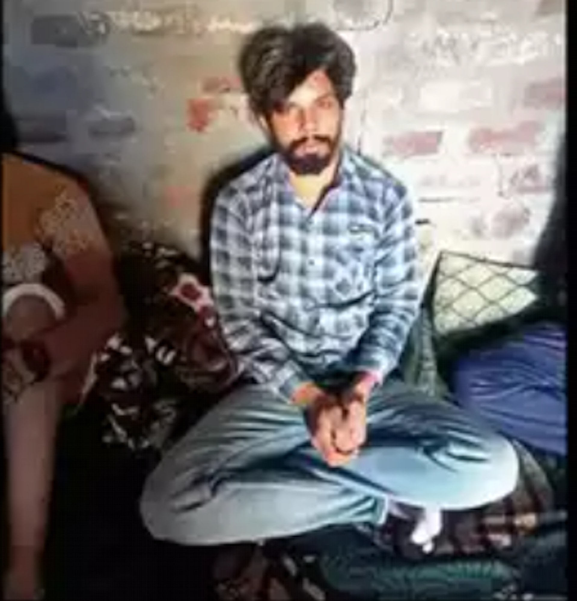 40歲印度男子卡姆萊什(Kamlesh Patidar),於2021年2月染上新冠病毒被醫院方面宣布死亡。(網上圖片) 40歲印度男子卡姆萊什(Kamlesh Patidar),於2021年2月染上新冠病毒被醫院方面宣布死亡。(網上圖片)