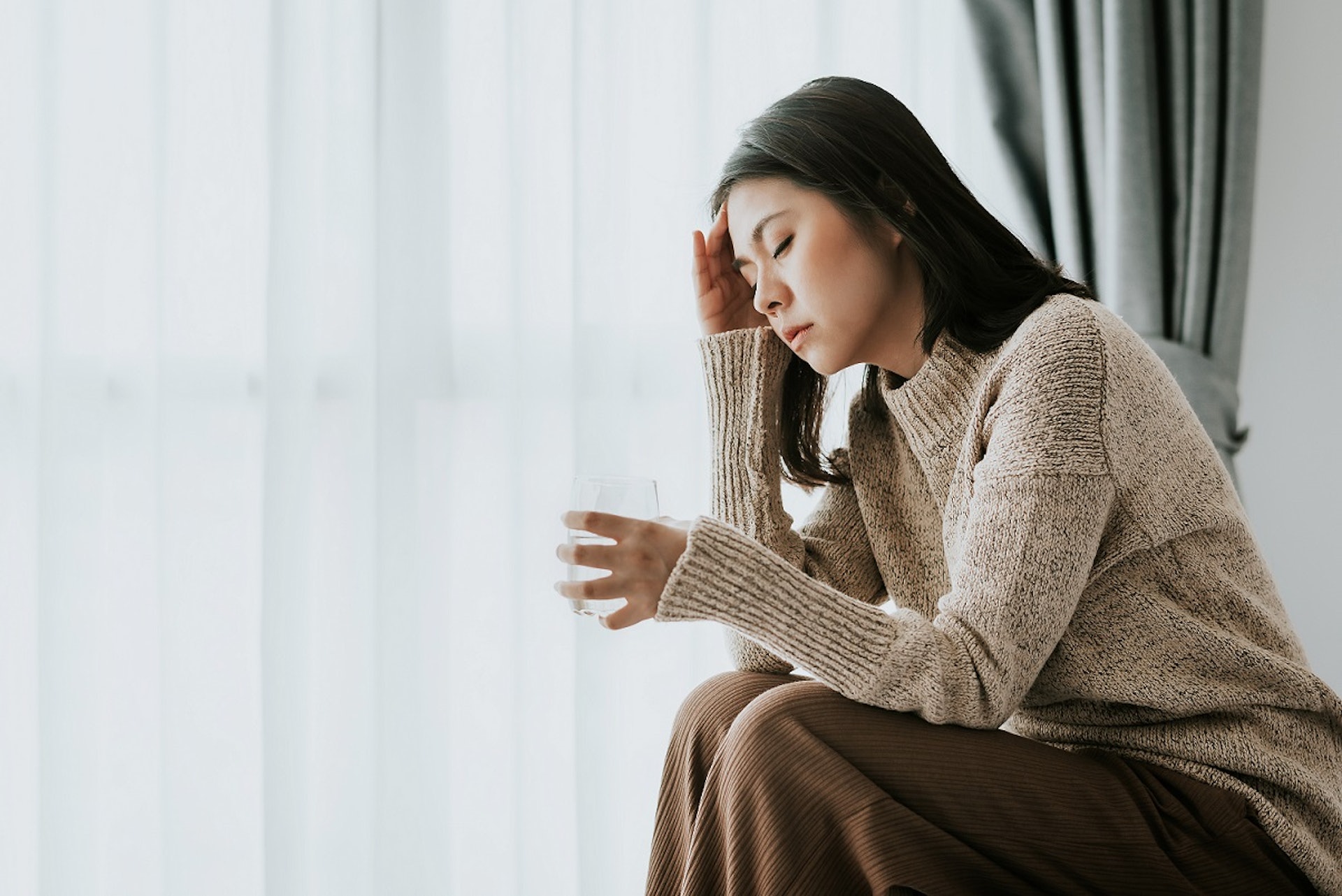 腦霧常見徵狀,如記憶力衰退、專注力不足、說話和思考能力變差及情緒困擾等,都與早期認知障礙的症狀相似。(資料圖片/Getty Images) 腦霧常見徵狀,如記憶力衰退、專注力不足、說話和思考能力變差及情緒困擾等,都與早期認知障礙的症狀相似。(資料圖片/Getty Images)
