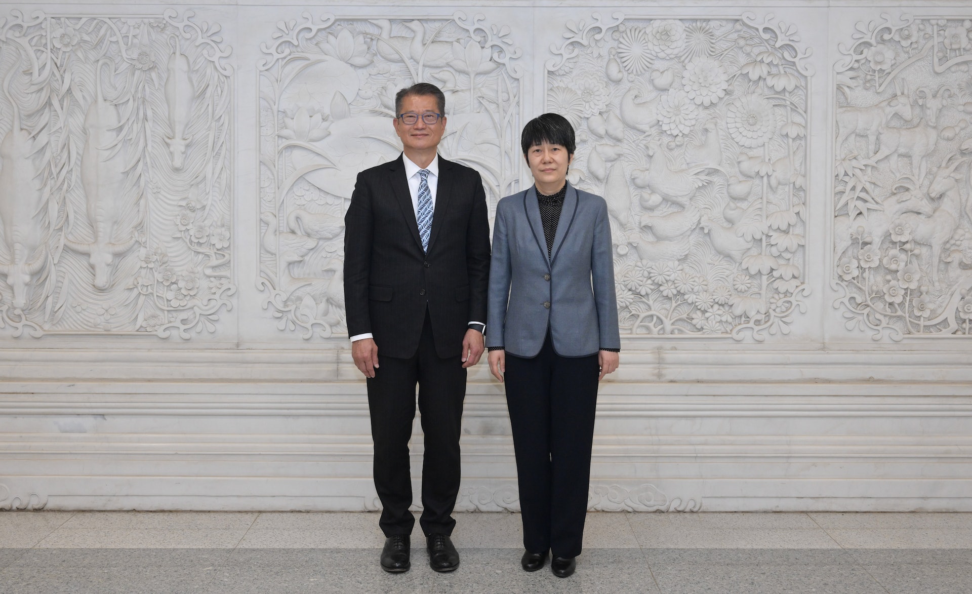 陳茂波(左)與國家商務部副部長郭婷婷(右)會面。(財政司司長辦公室) 陳茂波(左)與國家商務部副部長郭婷婷(右)會面。(財政司司長辦公室)