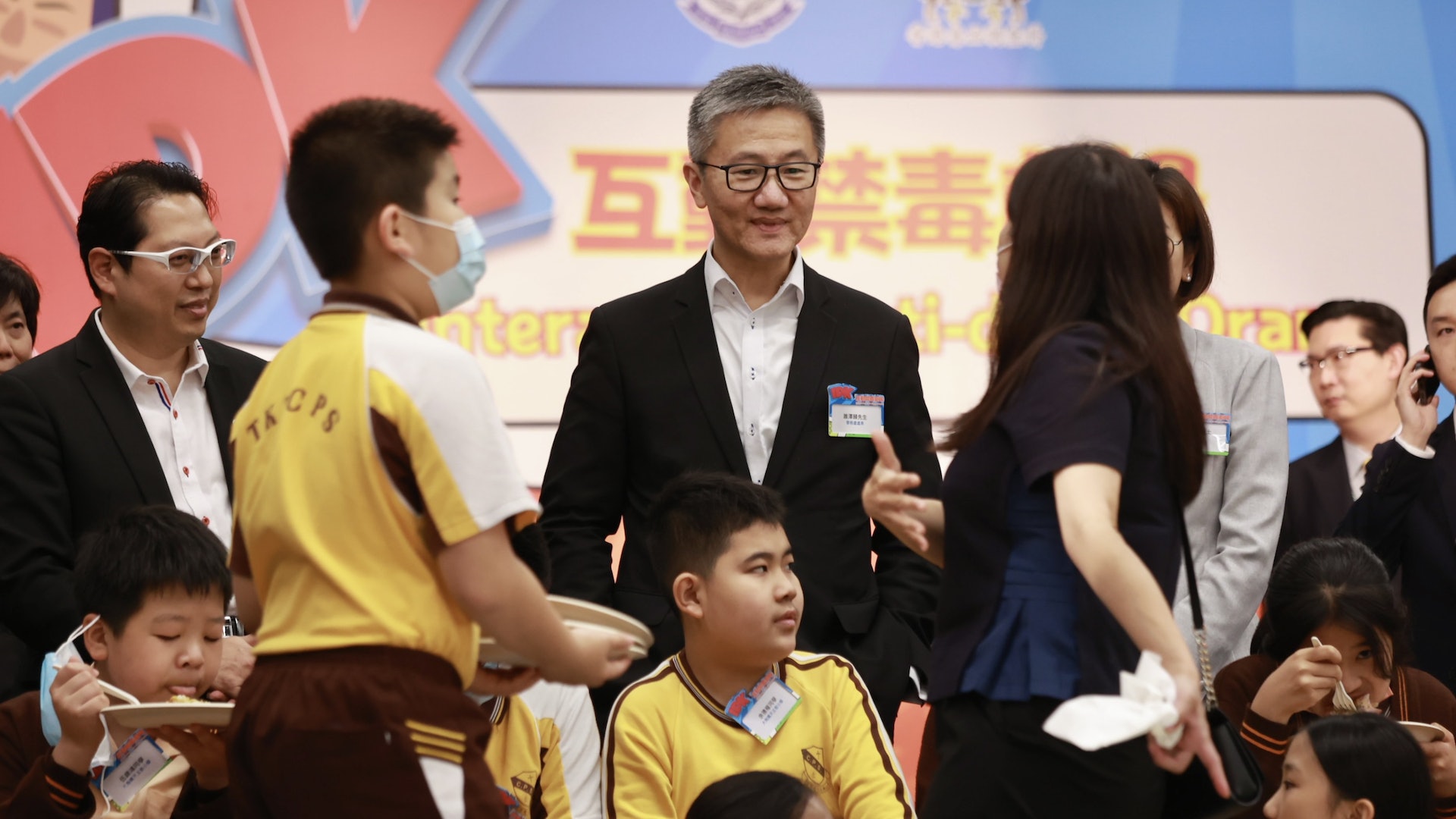 真人故事改編禁毒互動話劇30間小學公映 蕭澤頤冀種下禁毒種子 真人故事改編禁毒互動話劇30間小學公映 蕭澤頤冀種下禁毒種子