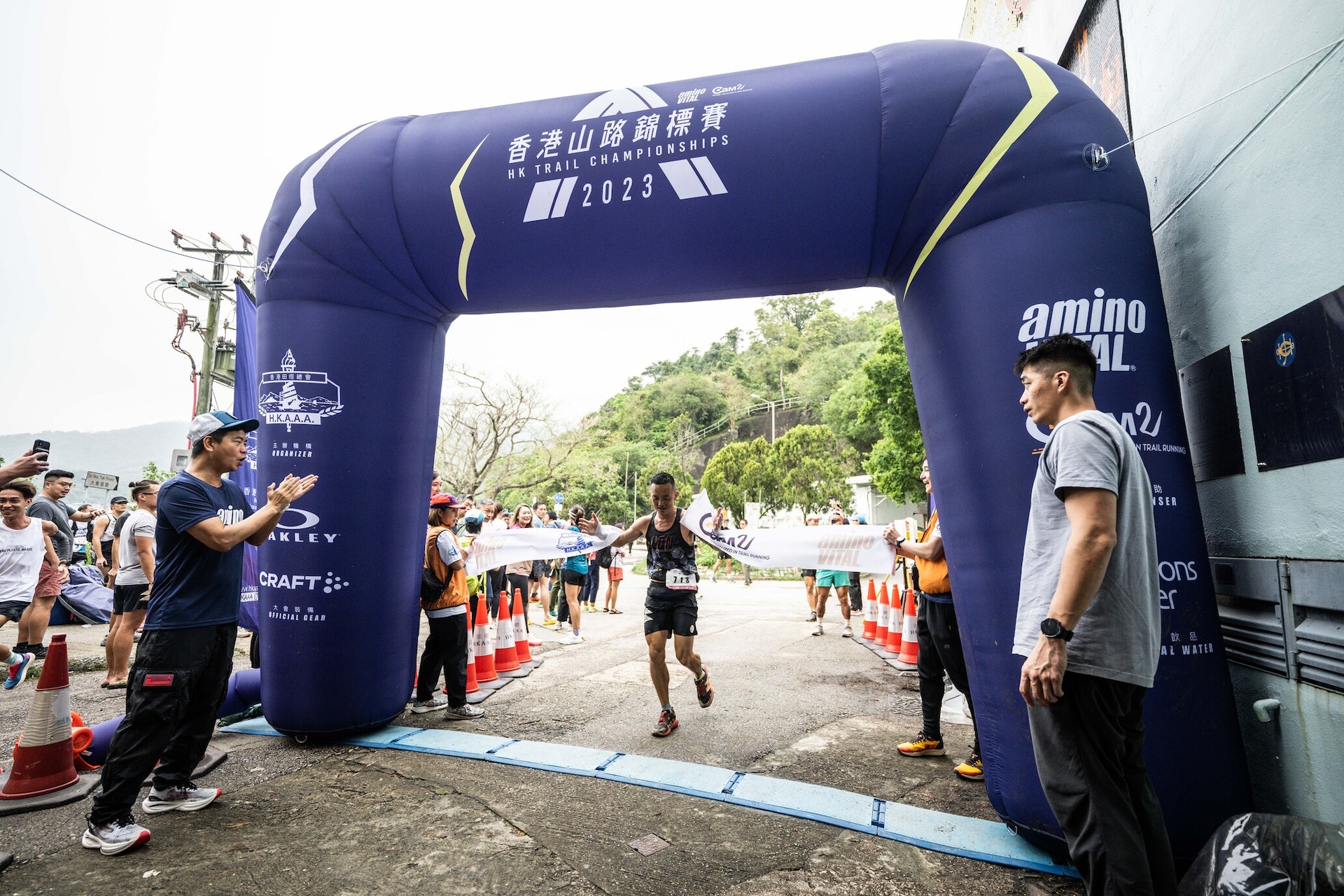 在2023年的香港山路錦標賽,謝覺偉在長距離首先衝線。(田總提供) 在2023年的香港山路錦標賽,謝覺偉在長距離首先衝線。(田總提供)