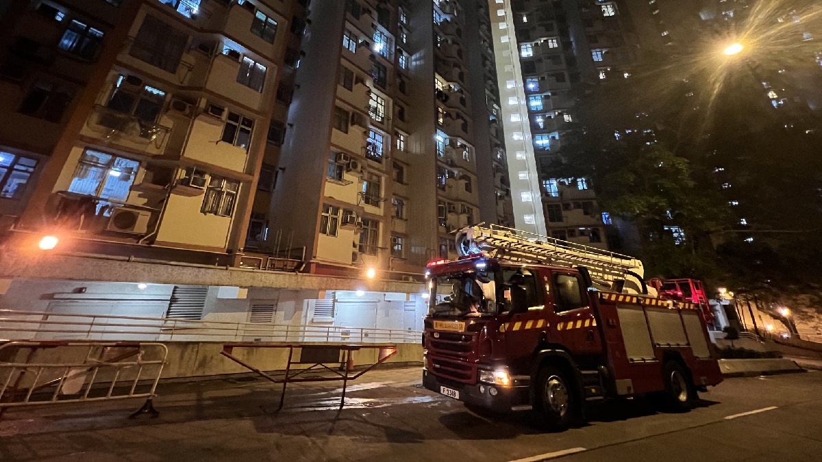 翠屏南邨翠榮樓單位冒煙　疑廚房濾水器短路肇禍