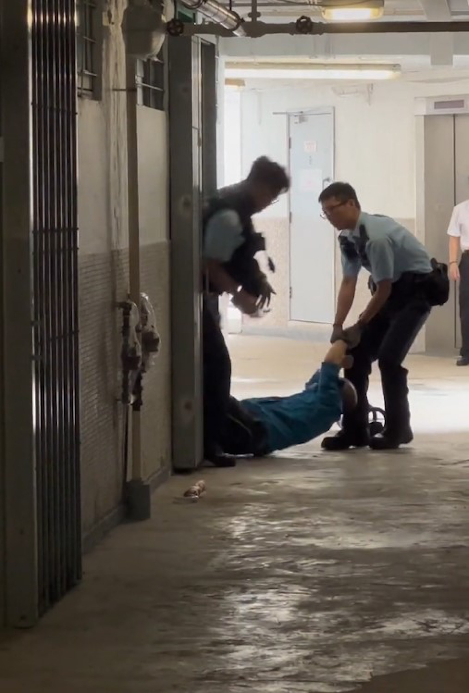 伍太指丈夫初期患病時有社工上門跟進,但不斷被丈夫指罵,近年已無社工跟進丈夫情況。 伍太指丈夫初期患病時有社工上門跟進,但不斷被丈夫指罵,近年已無社工跟進丈夫情況。