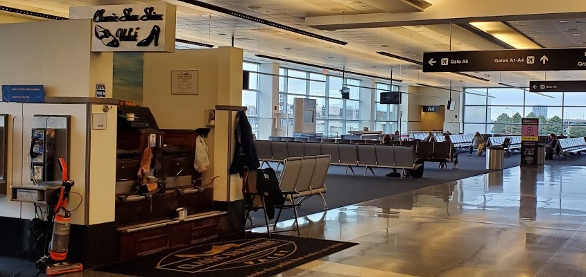 美國一名26歲男子日前在波士頓洛根將軍國際機場（General Edward Lawrence Logan International Airport）登機，卻被航警發現隨身物品中放有金屬吸管。（示意圖，波士頓機場官網）