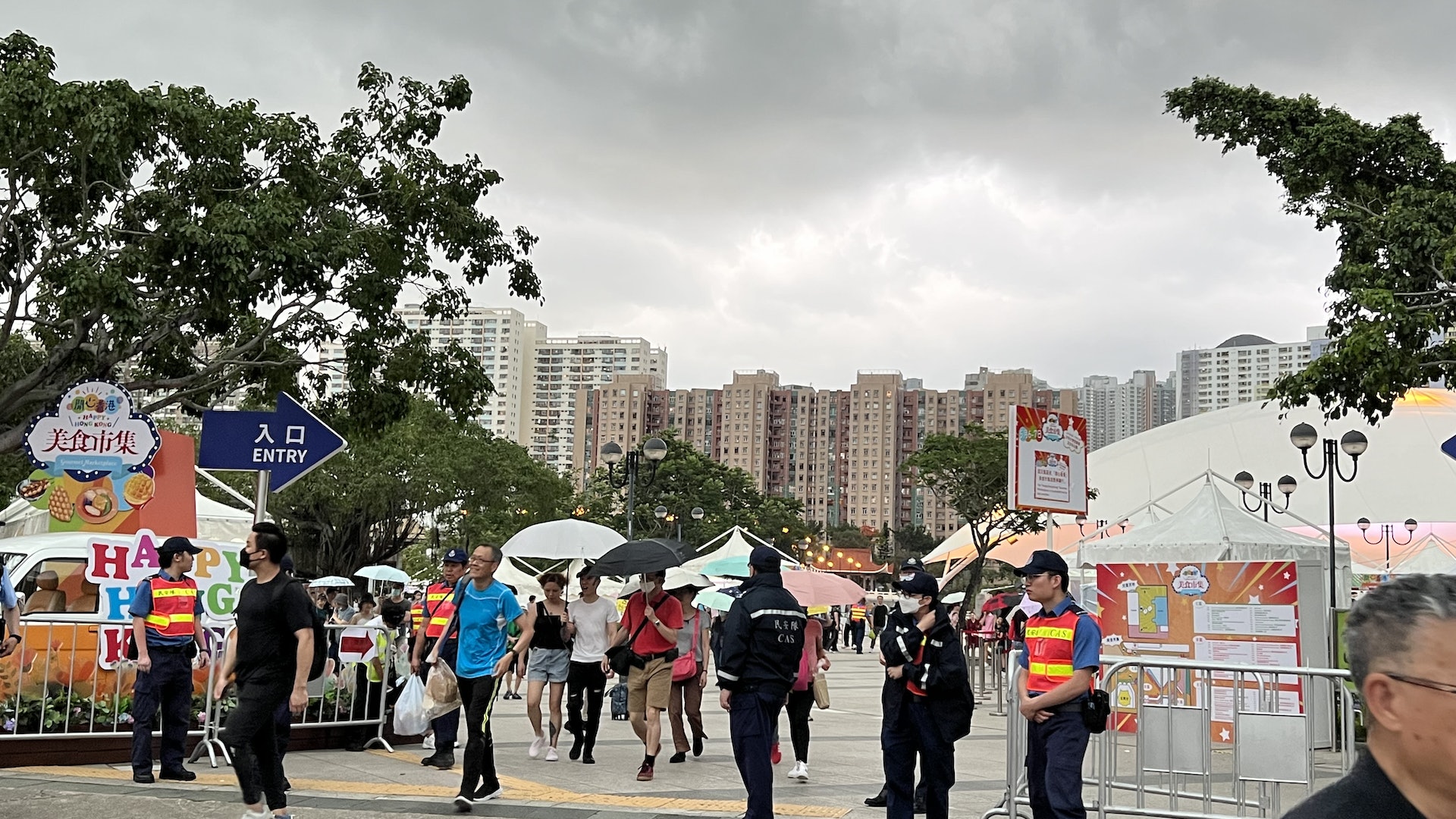 開心香港|沙田美食市集曾因暴雨停開 下午4時重開 開心香港|沙田美食市集曾因暴雨停開 下午4時重開