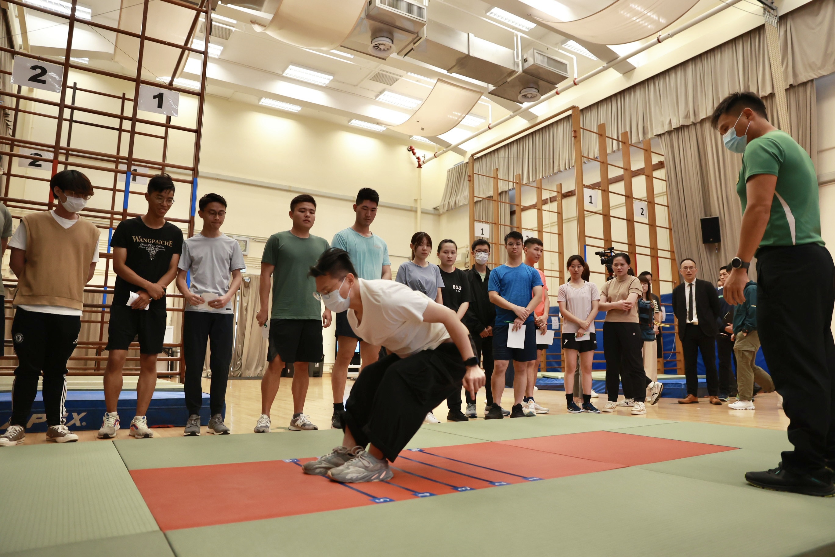 海關下周起聘督察、關員九巴文員參加體驗日稱不怕海關工作危險