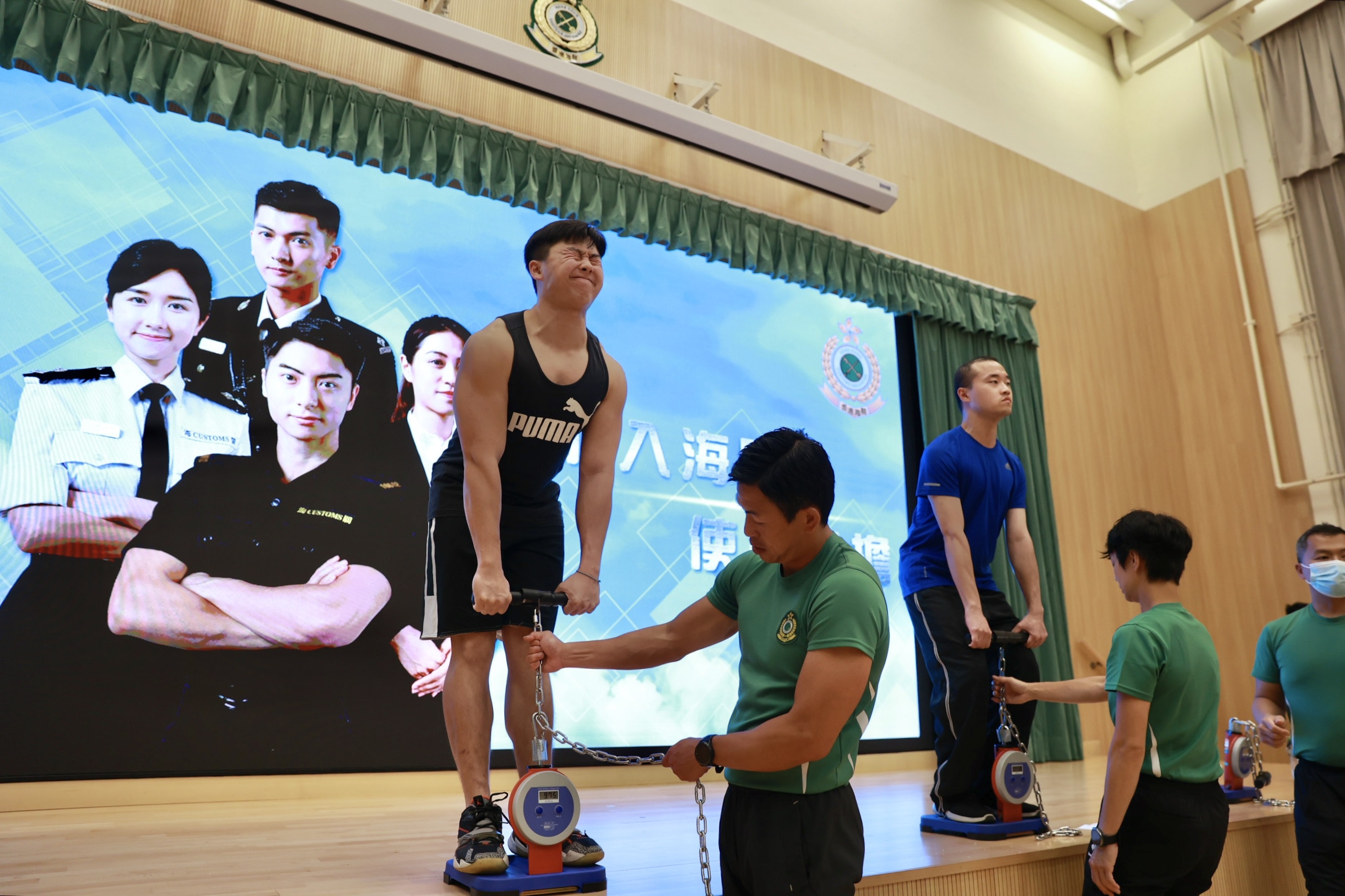 海關下周起聘督察、關員九巴文員參加體驗日稱不怕海關工作危險| LIHKG 討論區