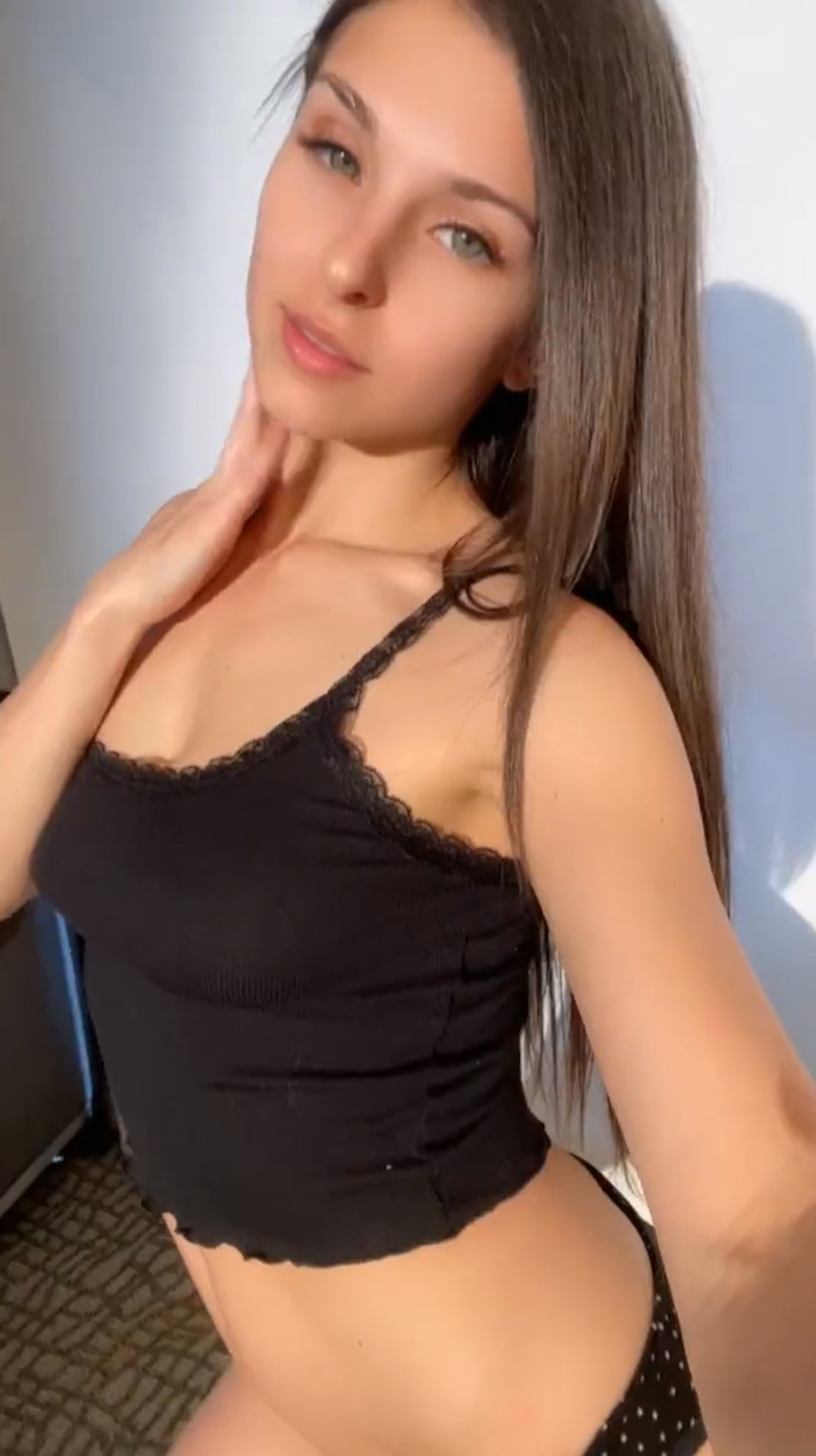 Leah Gotti是美國知名AV女優,在Twitter上有逾24萬人追蹤。(Twitter@loveleahgotti) Leah Gotti是美國知名AV女優,在Twitter上有逾24萬人追蹤。(Twitter@loveleahgotti)