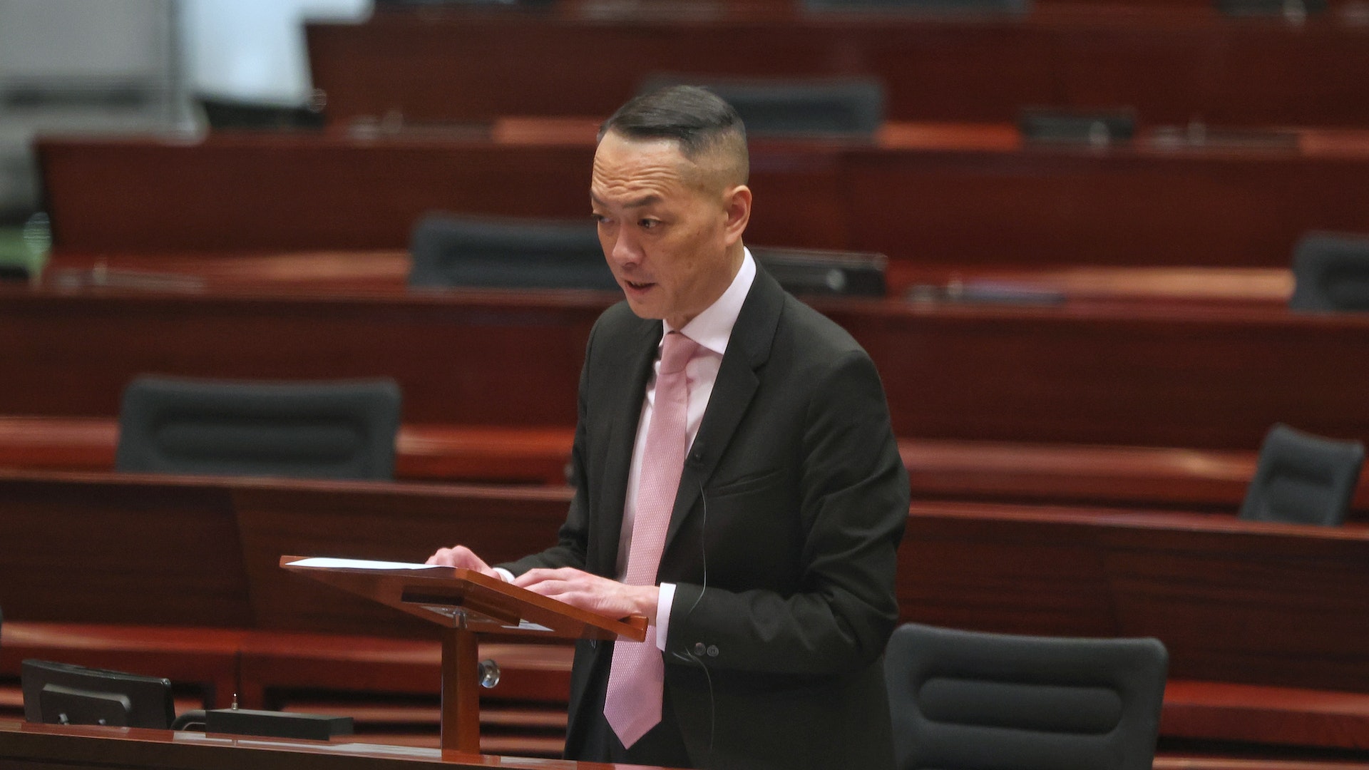 內地網民評香港成為「國際金融遺址」 吳永嘉問:可否要求刪帖? 內地網民評香港成為「國際金融遺址」 吳永嘉問:可否要求刪帖?