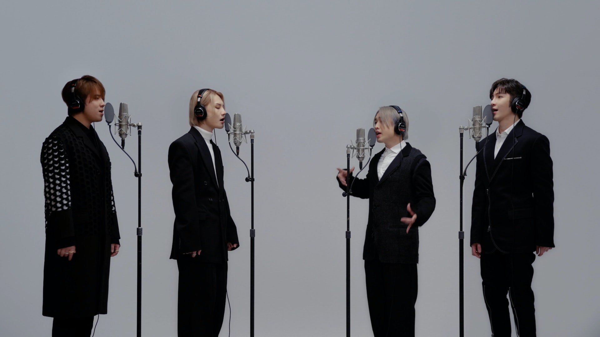 MIRROR 4子柳應廷、李駿傑、Anson Lo及姜濤登上日本音樂頻道The First Take。 MIRROR 4子柳應廷、李駿傑、Anson Lo及姜濤登上日本音樂頻道The First Take。