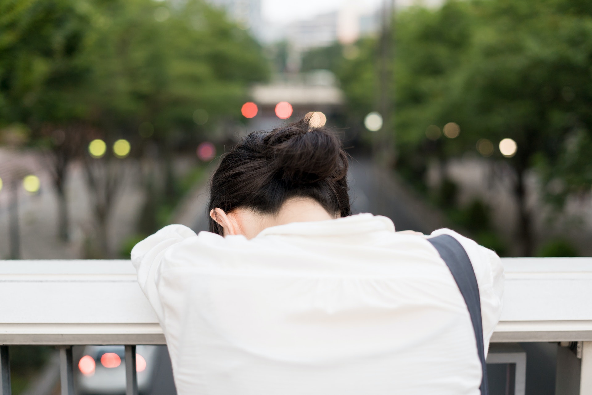 有內地90後女生於網上發文表示,她姓「李」,但父母幫她取名的選字令名字變得相當「難聽」及「土」,悲訴「真的很自卑」。(示意圖/gettyimages) 有內地90後女生於網上發文表示,她姓「李」,但父母幫她取名的選字令名字變得相當「難聽」及「土」,悲訴「真的很自卑」。(示意圖/gettyimages)
