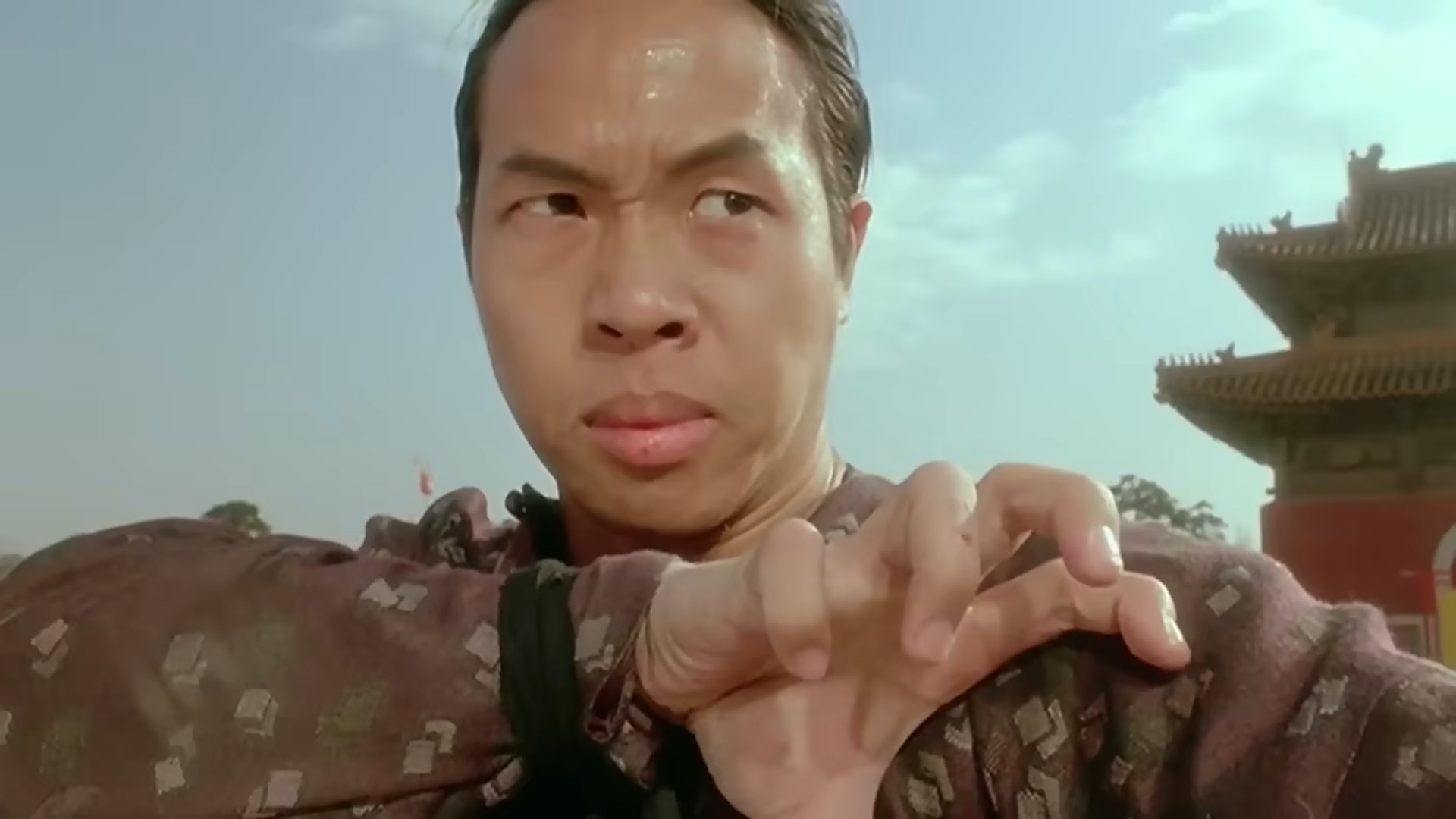吳育樞習多樣武術。