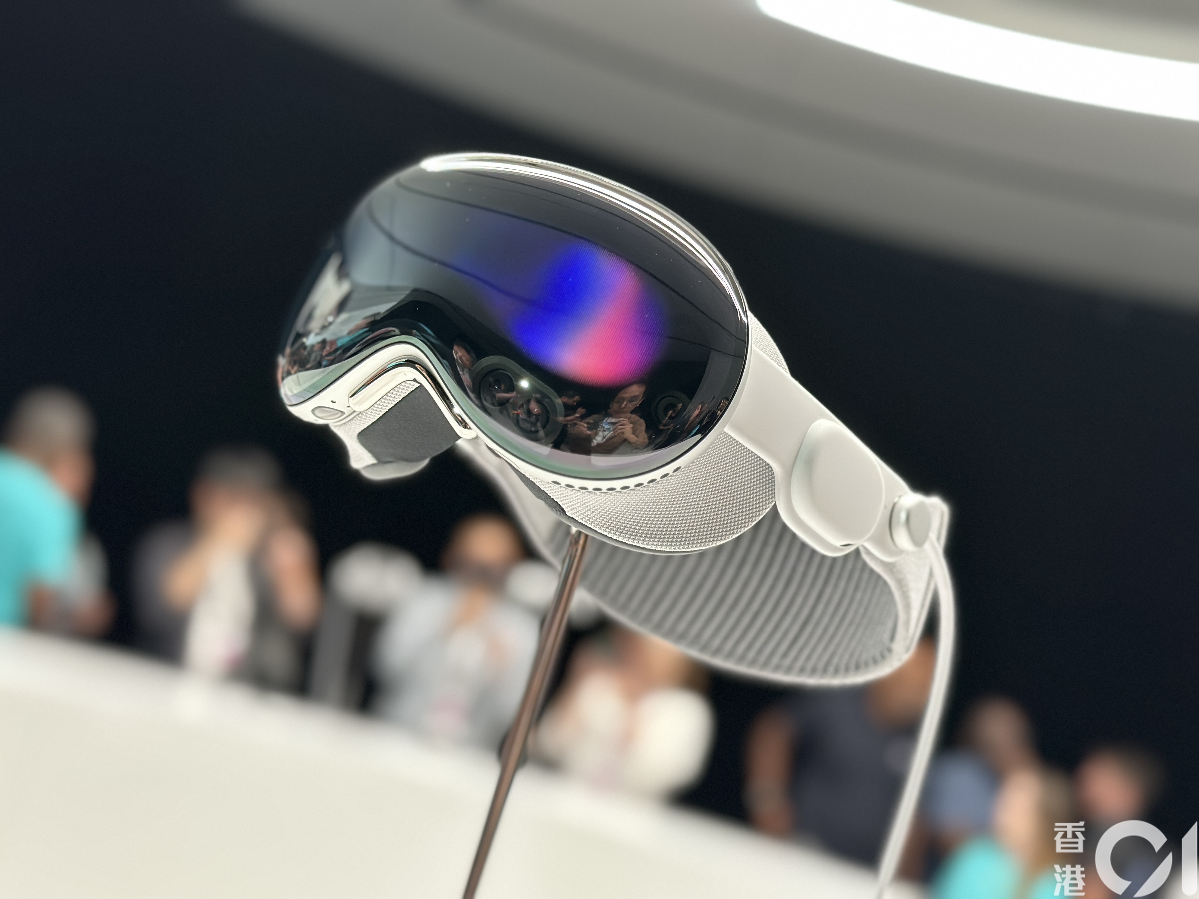 Apple Vision Pro真機實試｜超準眼睛手勢操作配完美聲畫超越未來