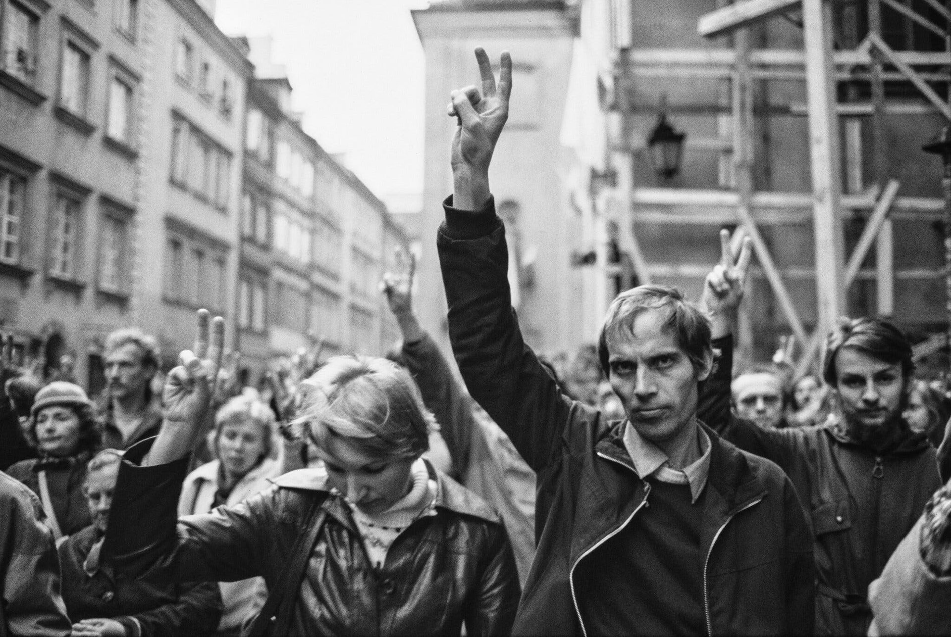 Arthur Grace《Communism(s): A Cold War Album》(圖片來源:https://moom.cat/l/j9xHL0) Arthur Grace《Communism(s): A Cold War Album》(圖片來源:https://moom.cat/l/j9xHL0)